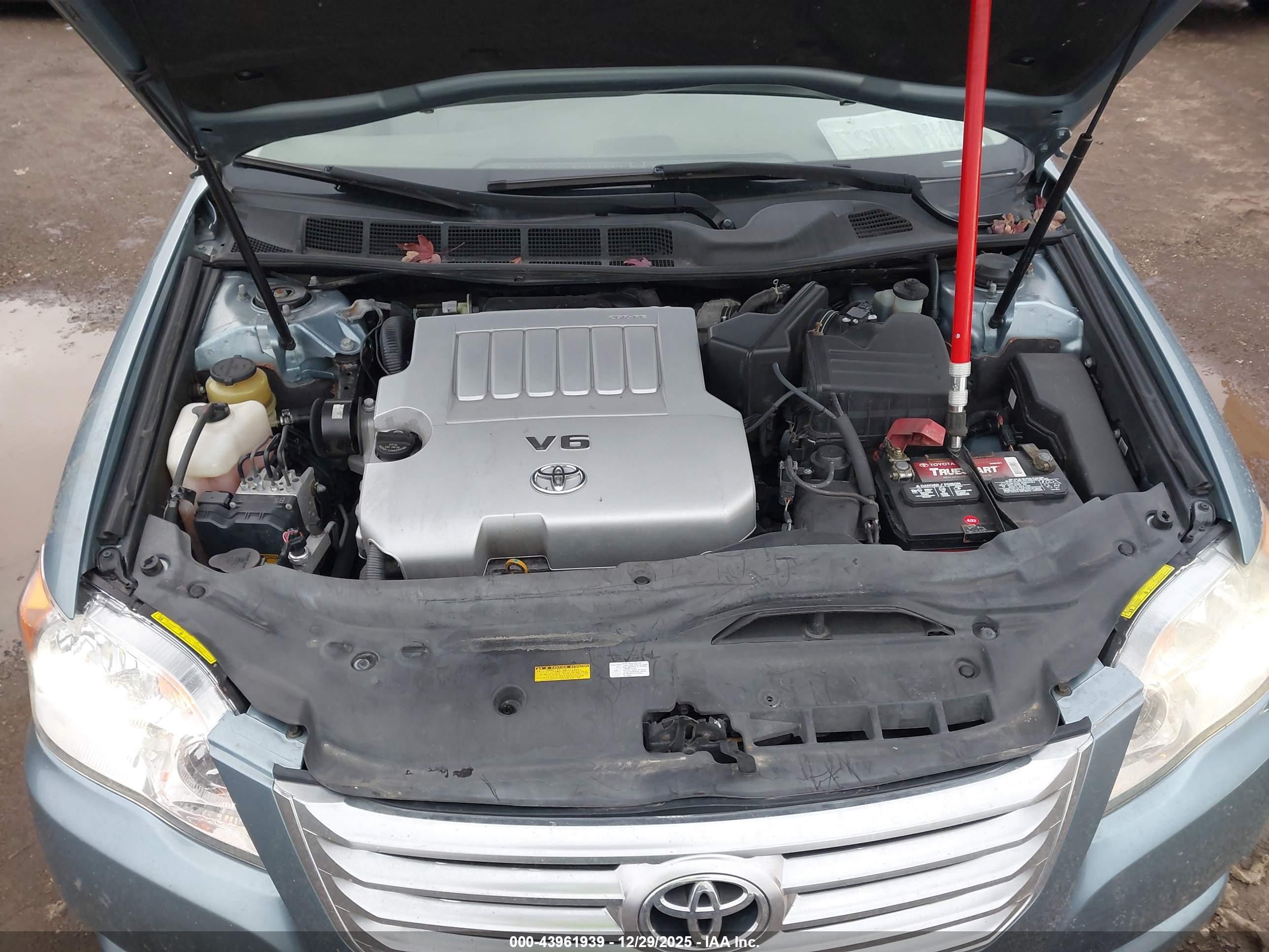TOYOTA AVALON image 10