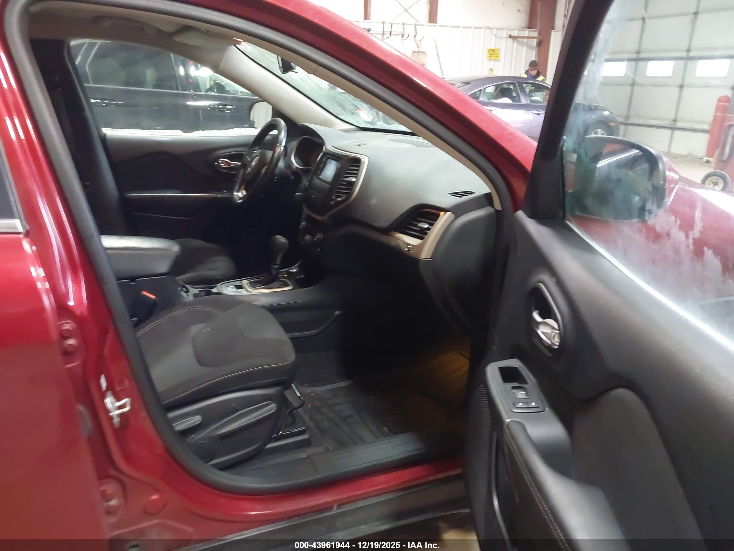 JEEP CHEROKEE image 5