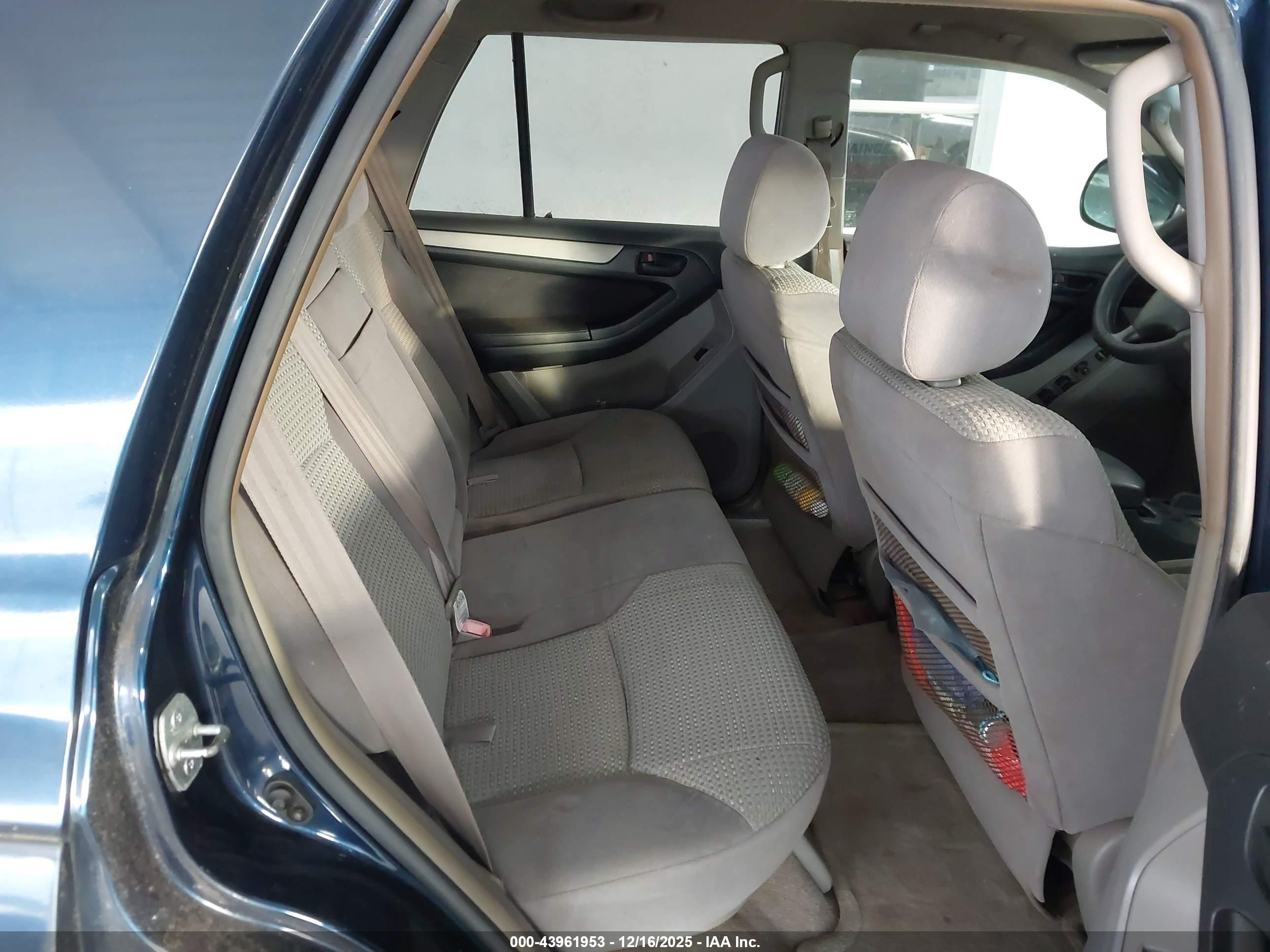 TOYOTA 4RUNNER image 8