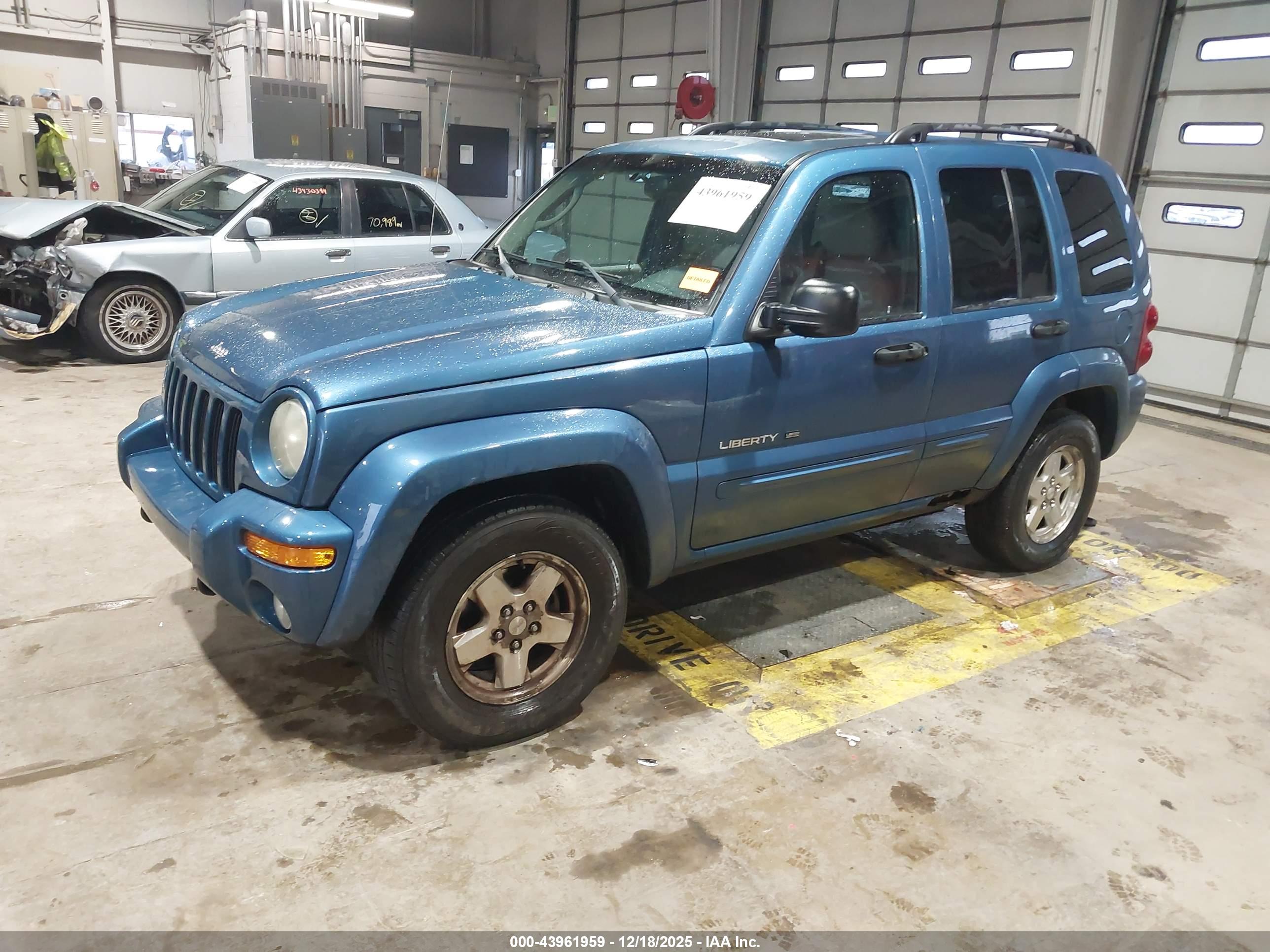 JEEP LIBERTY image 2