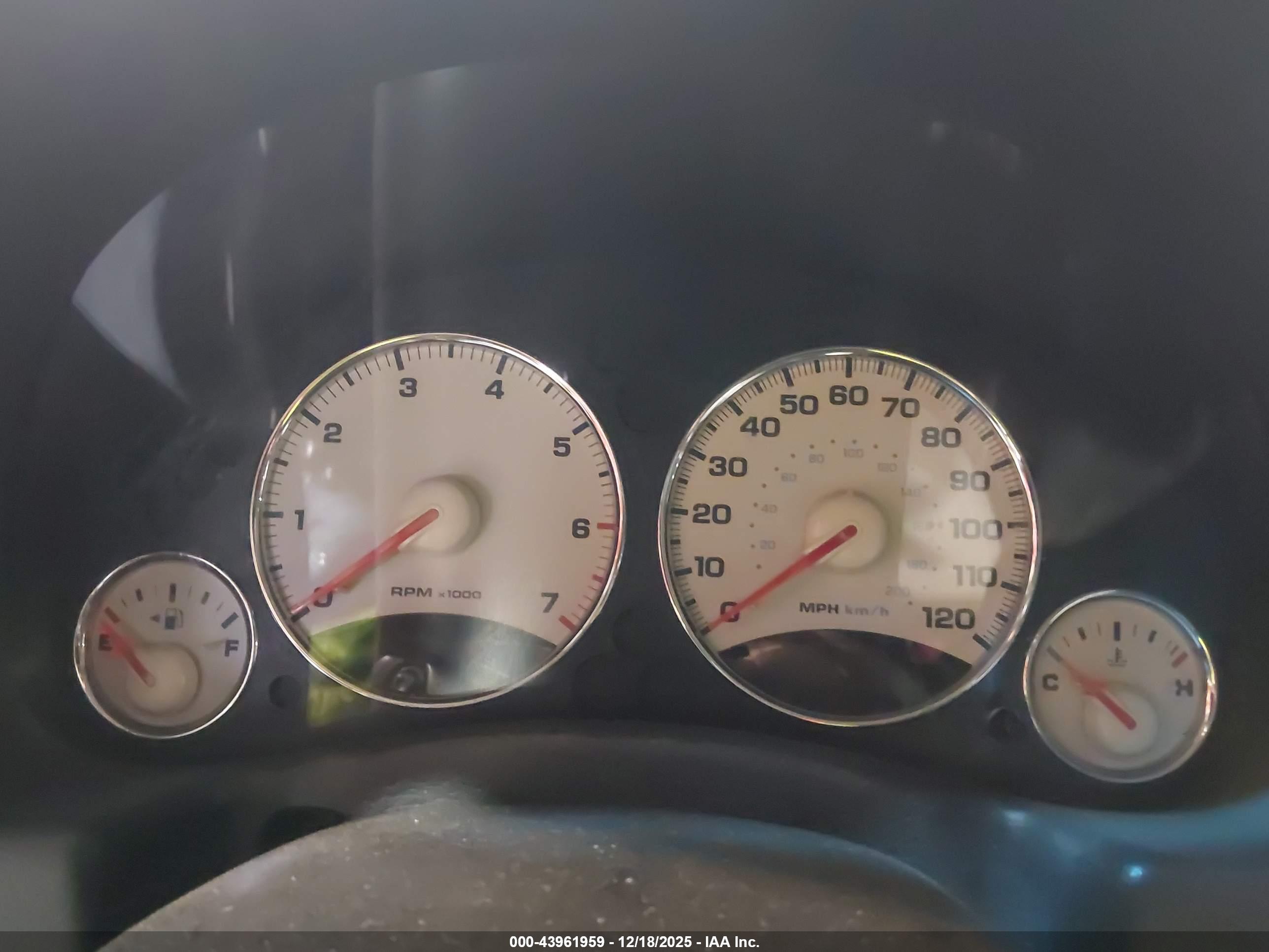 JEEP LIBERTY image 7