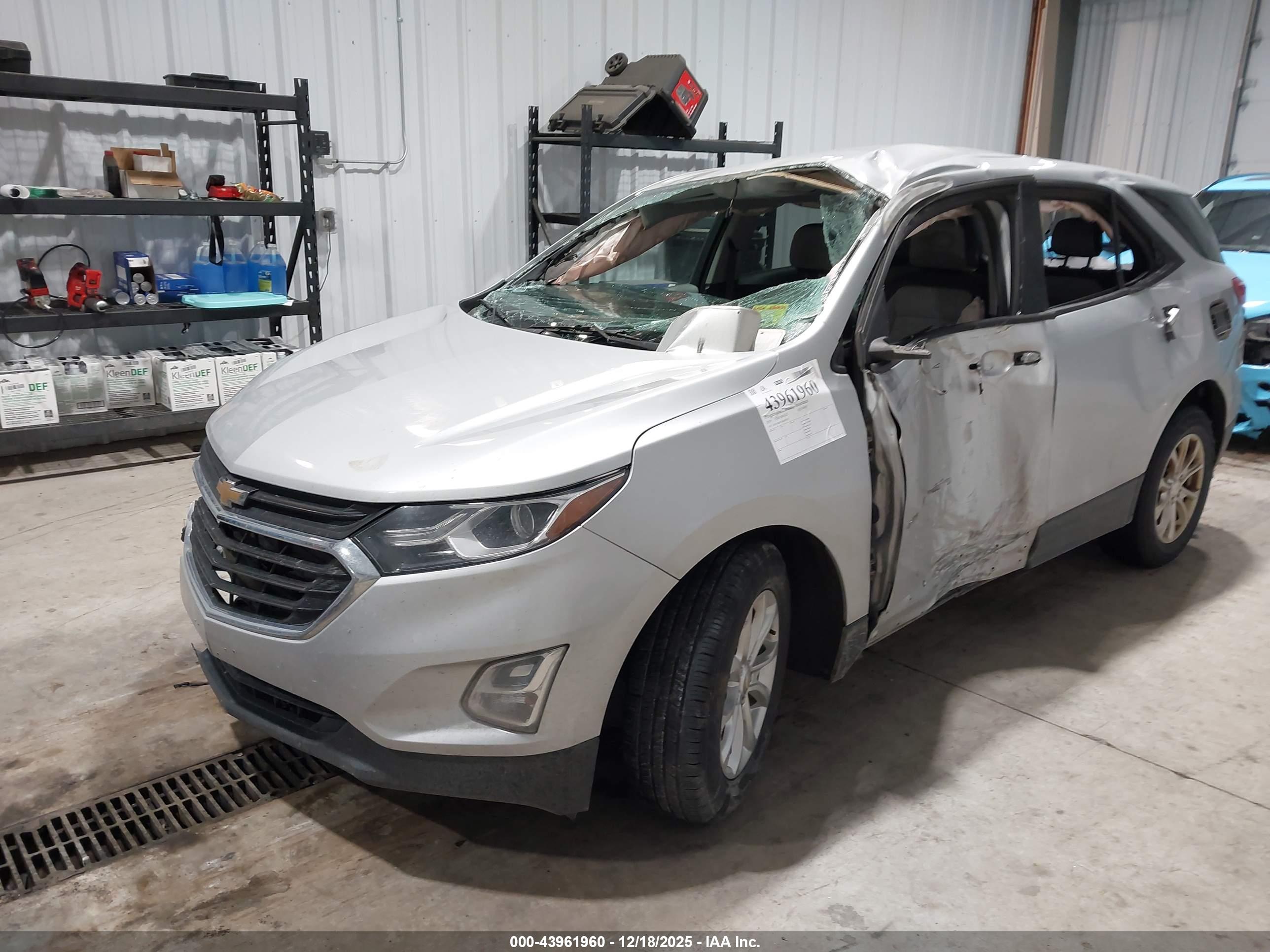 CHEVROLET EQUINOX image 2