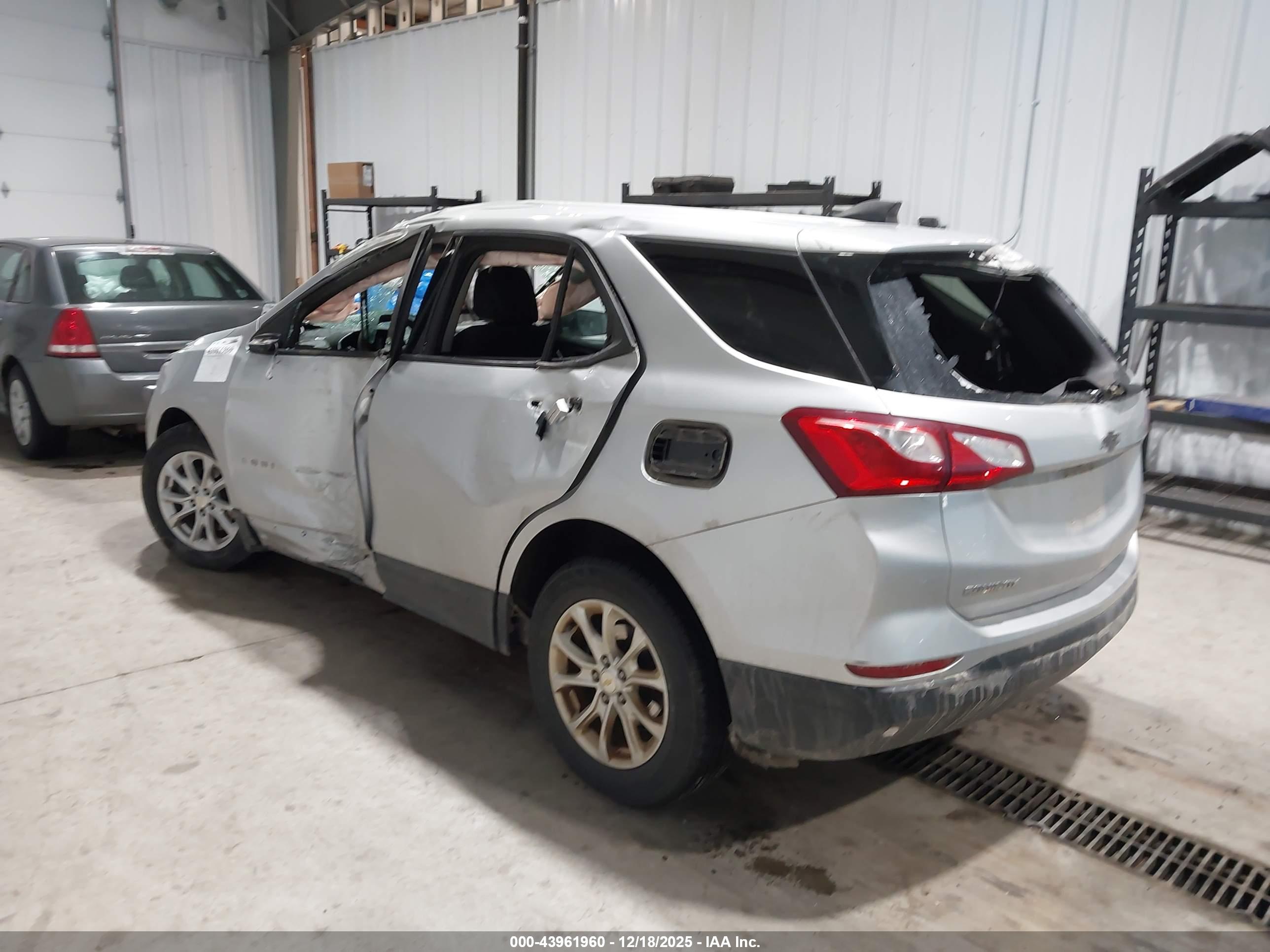 CHEVROLET EQUINOX image 3
