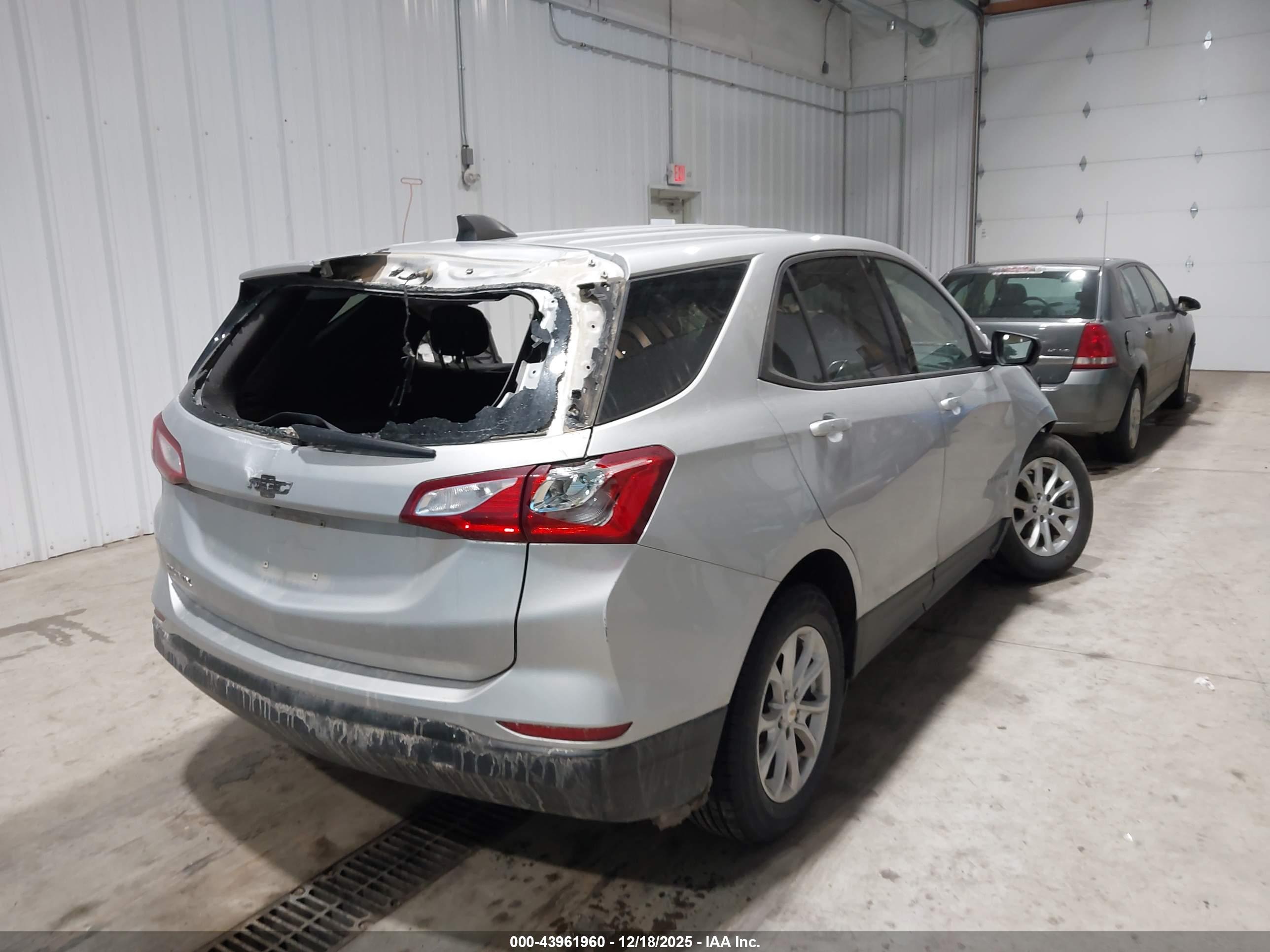 CHEVROLET EQUINOX image 4