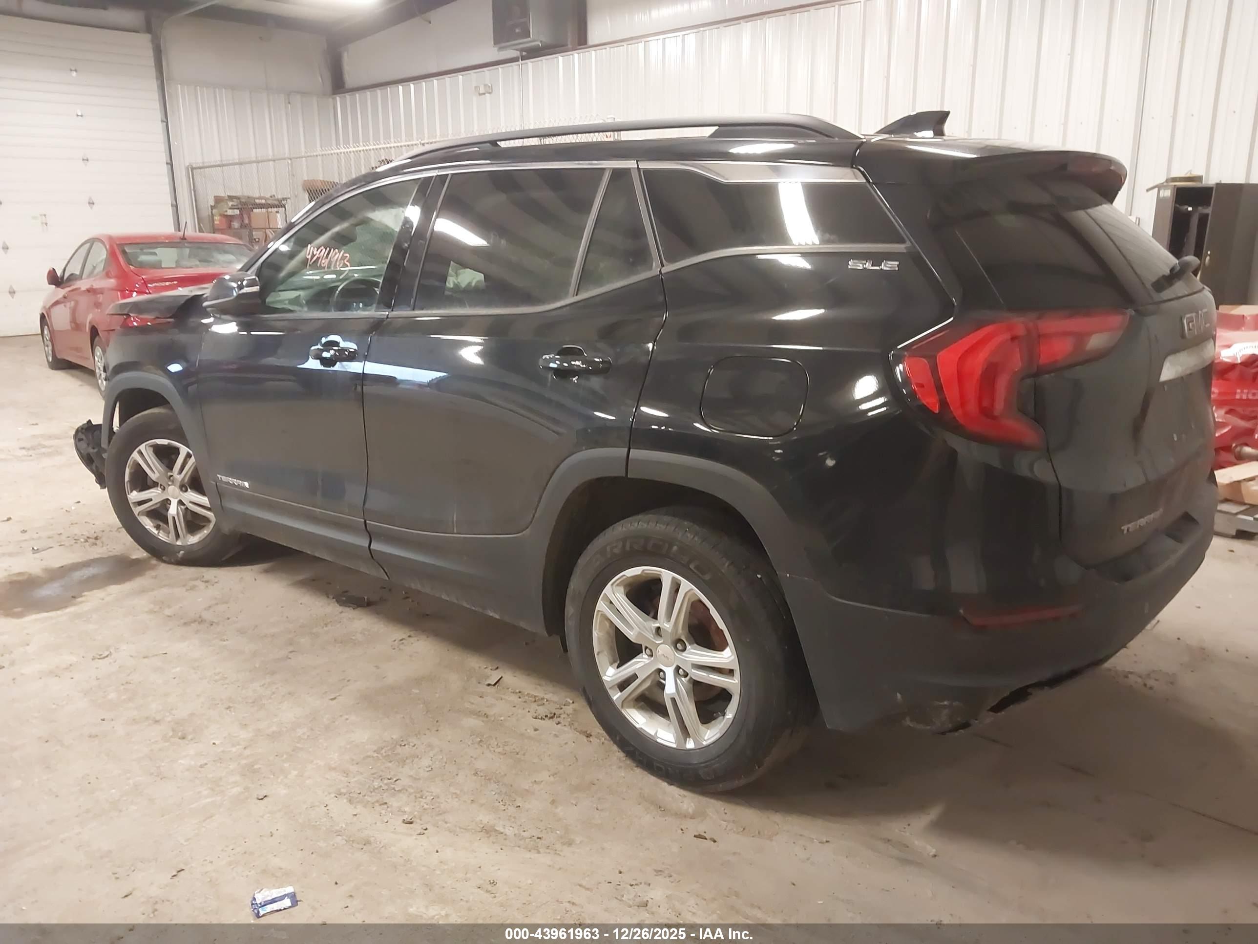 GMC TERRAIN image 3