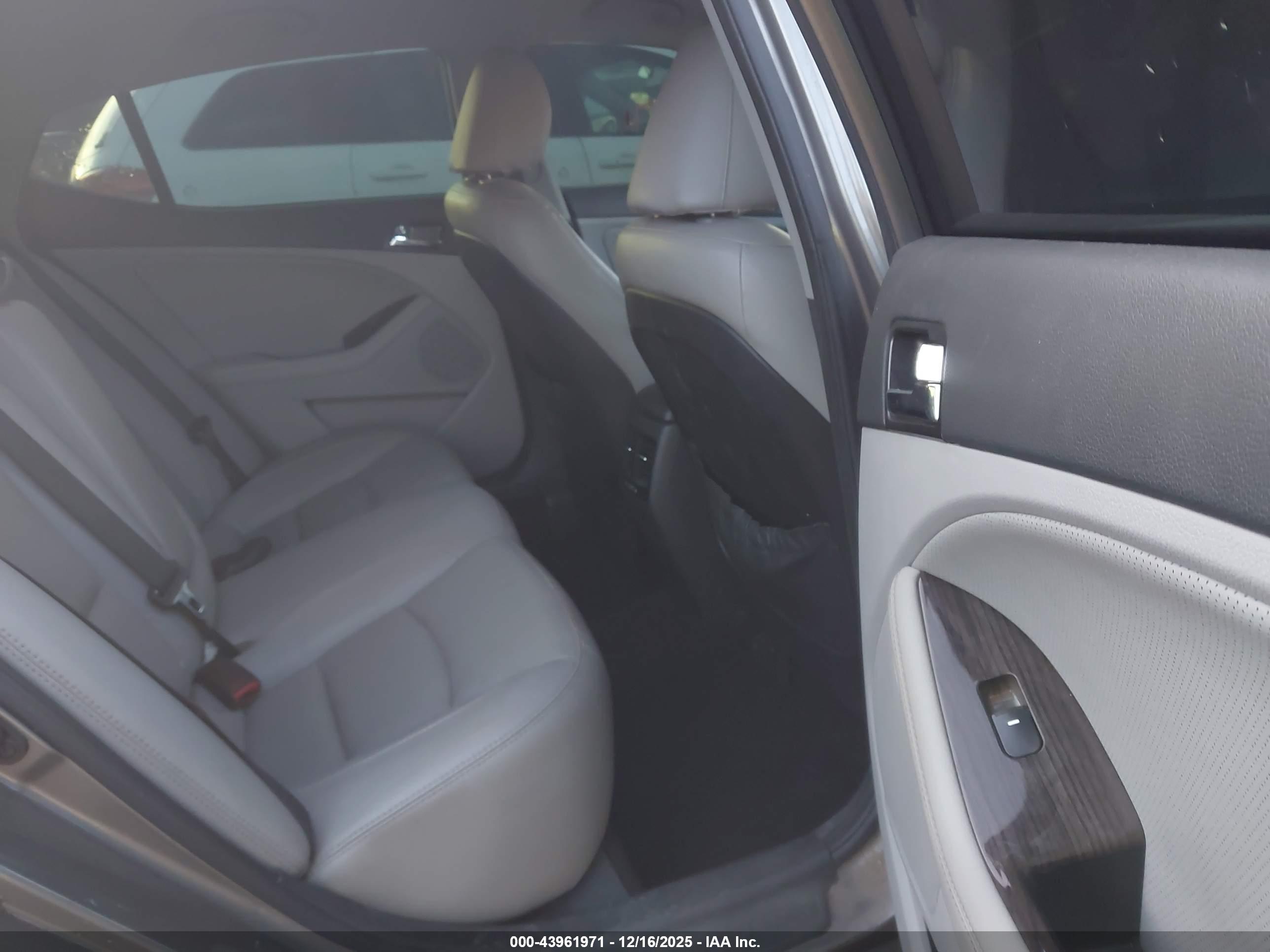 KIA OPTIMA image 8