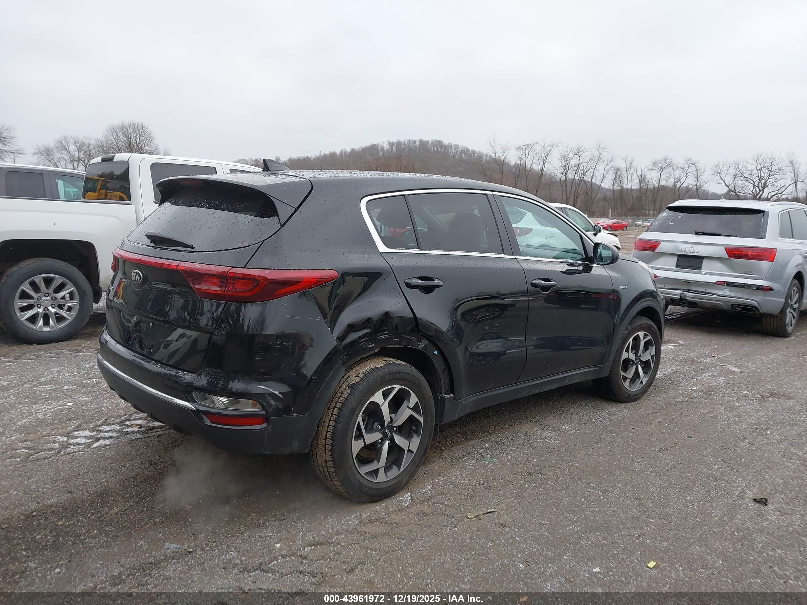 KIA SPORTAGE image 4