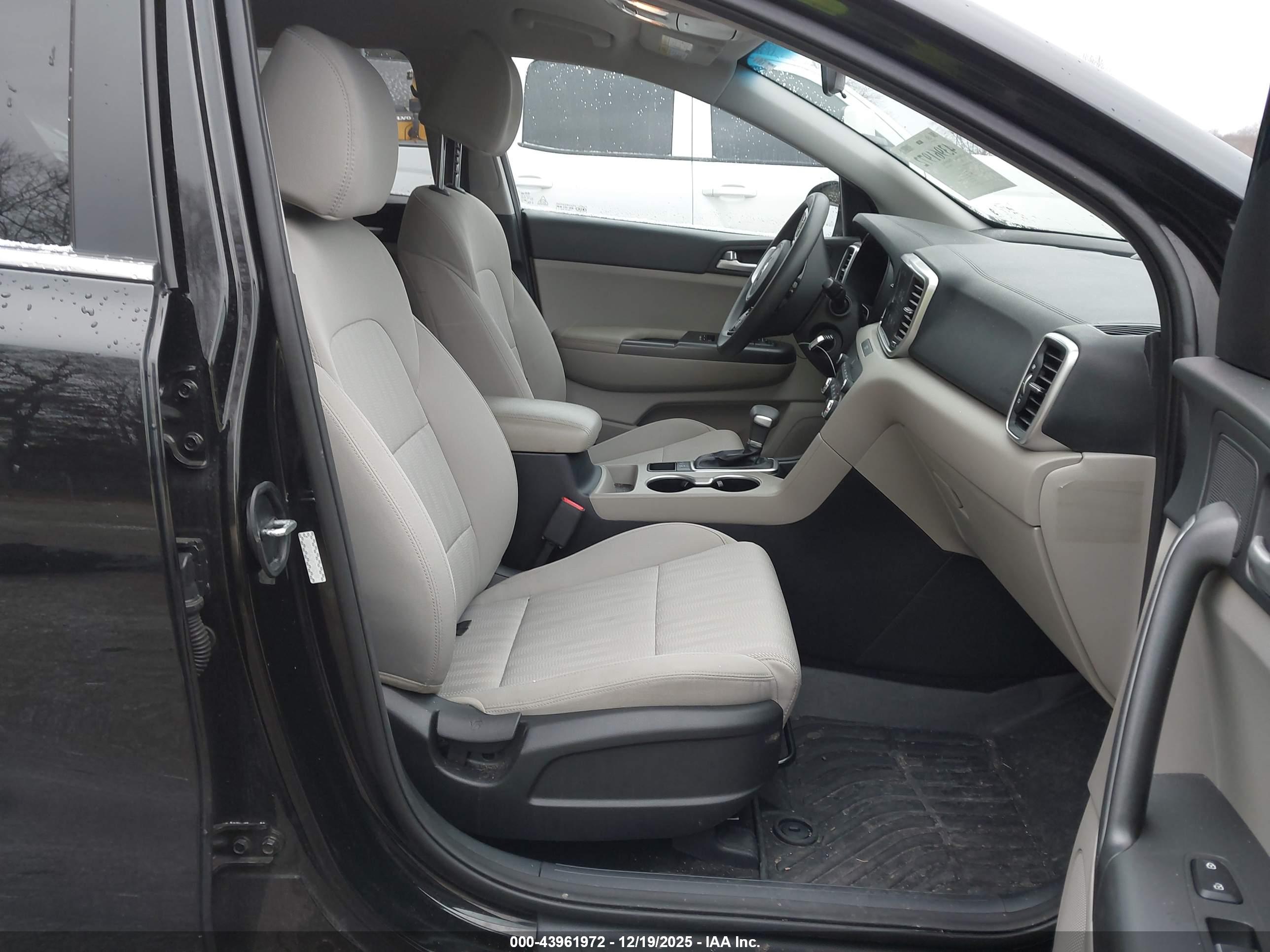KIA SPORTAGE image 5