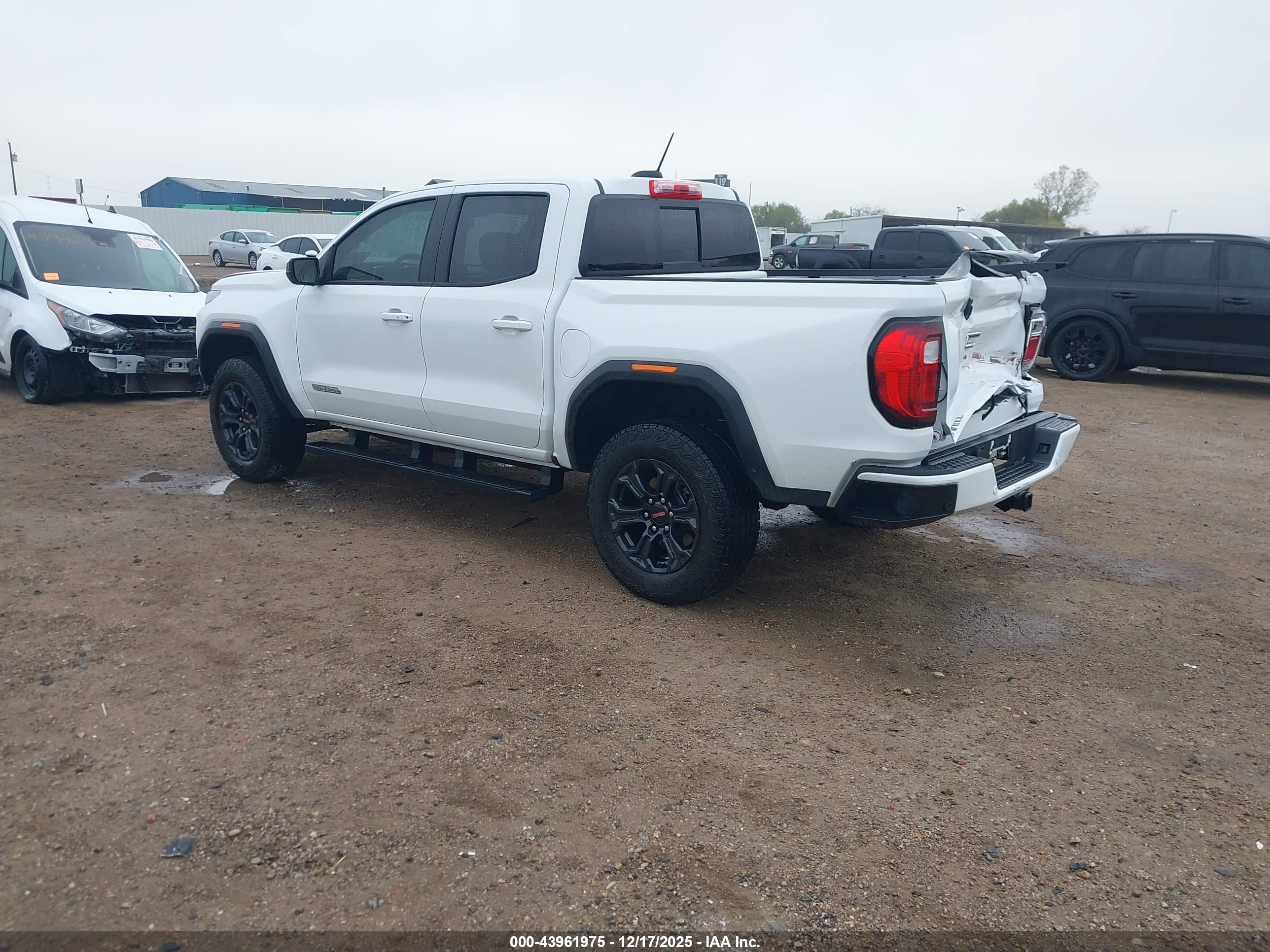 GMC CANYON image 3