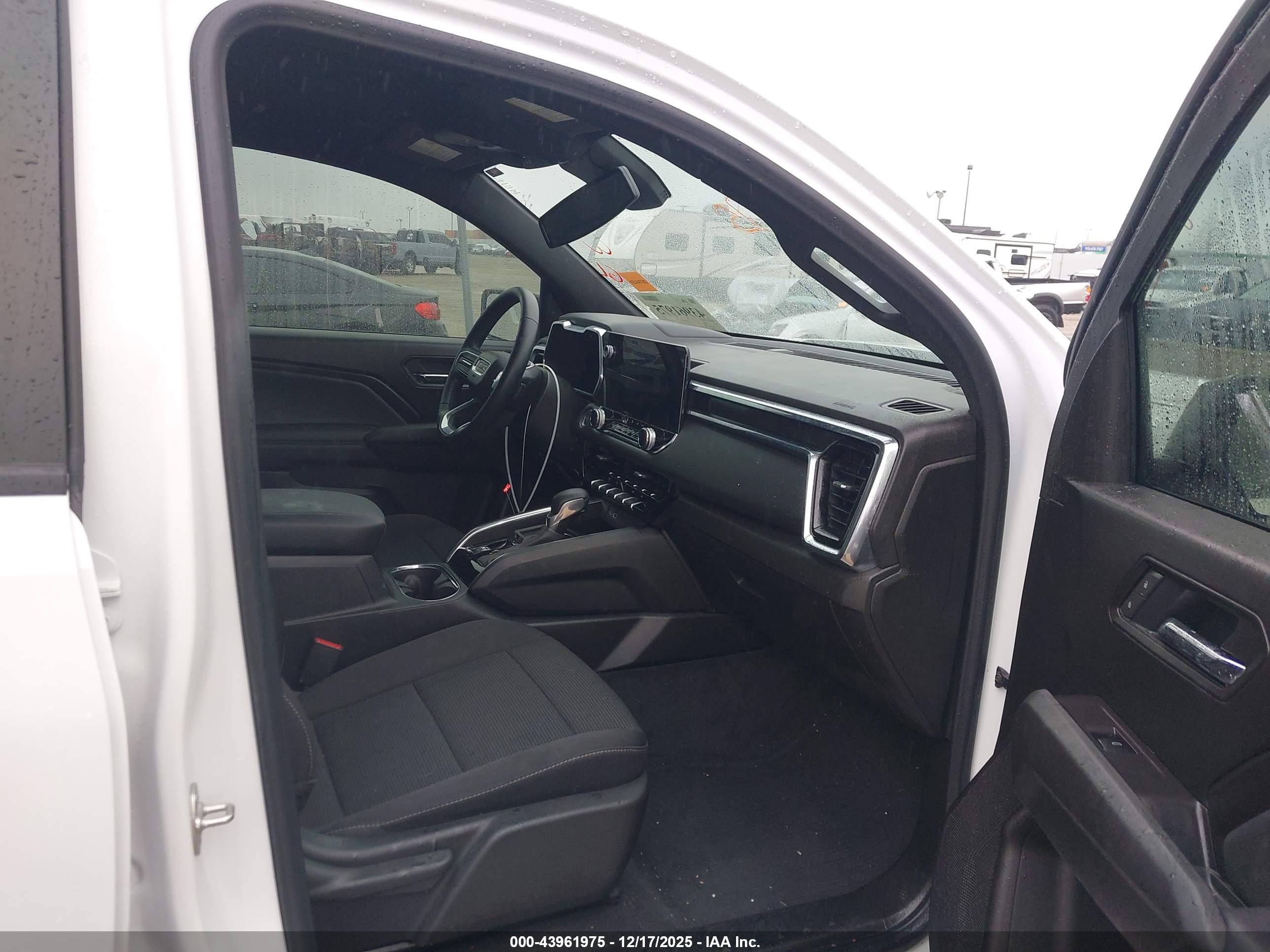 GMC CANYON image 5