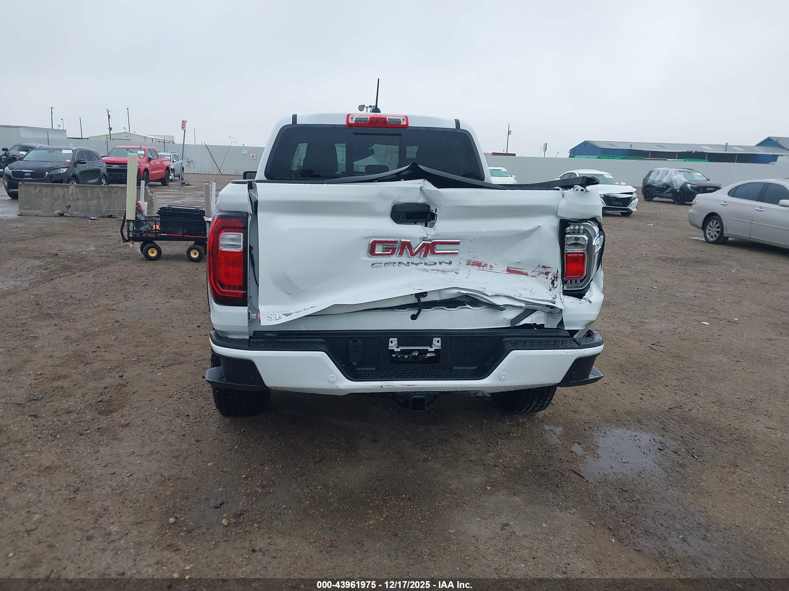 GMC CANYON image 6