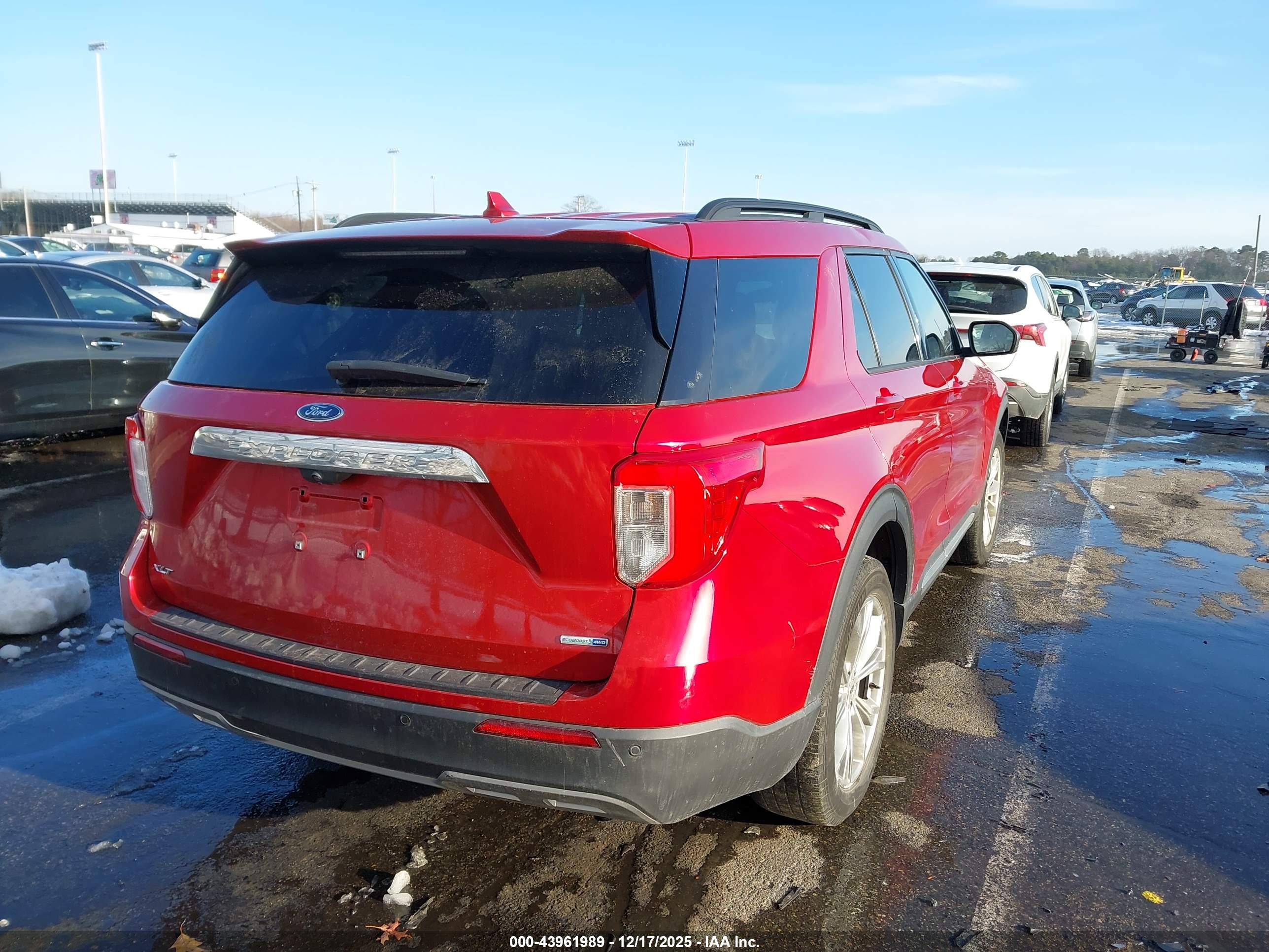 FORD EXPLORER image 4