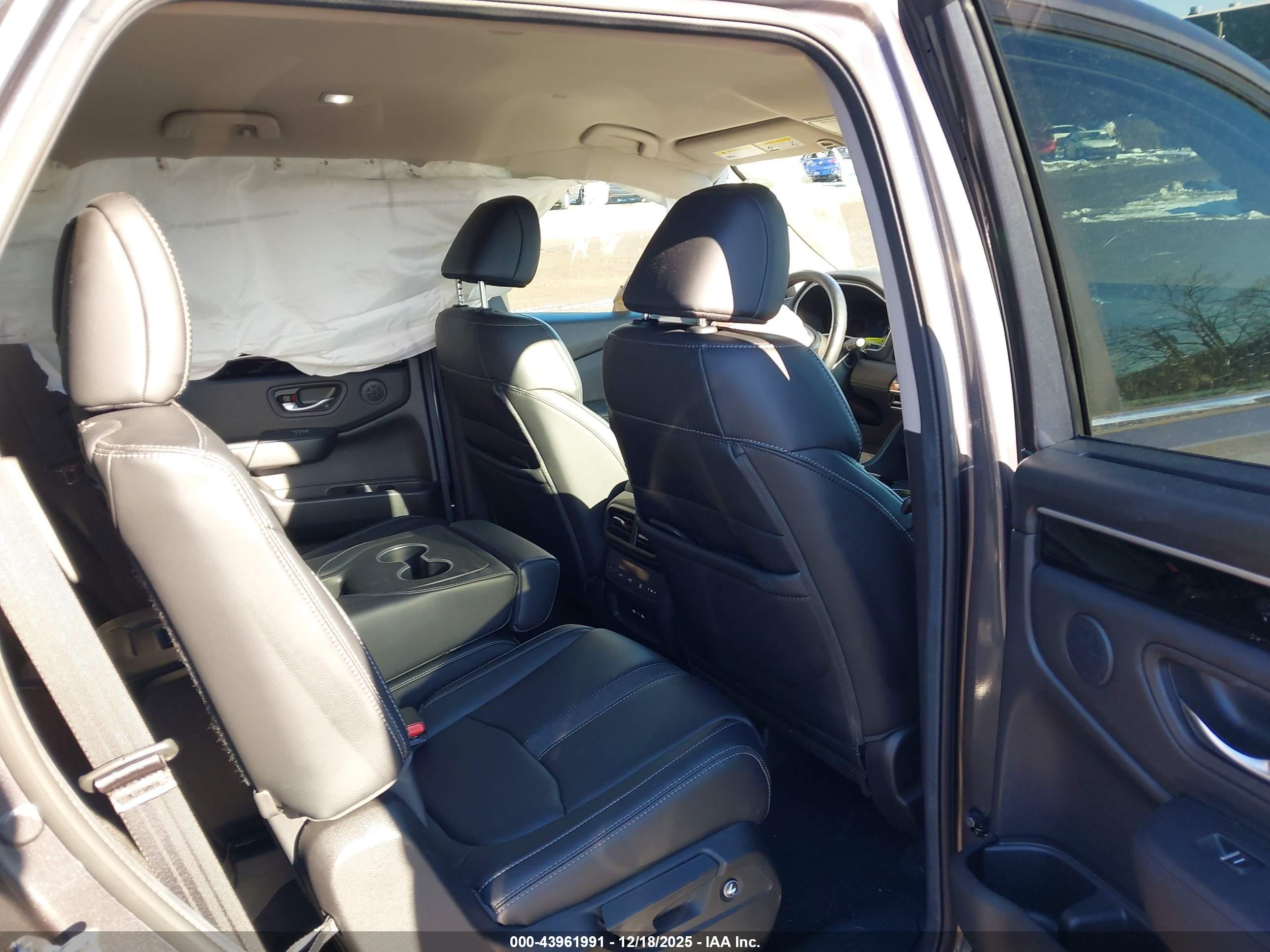 HONDA PILOT image 8