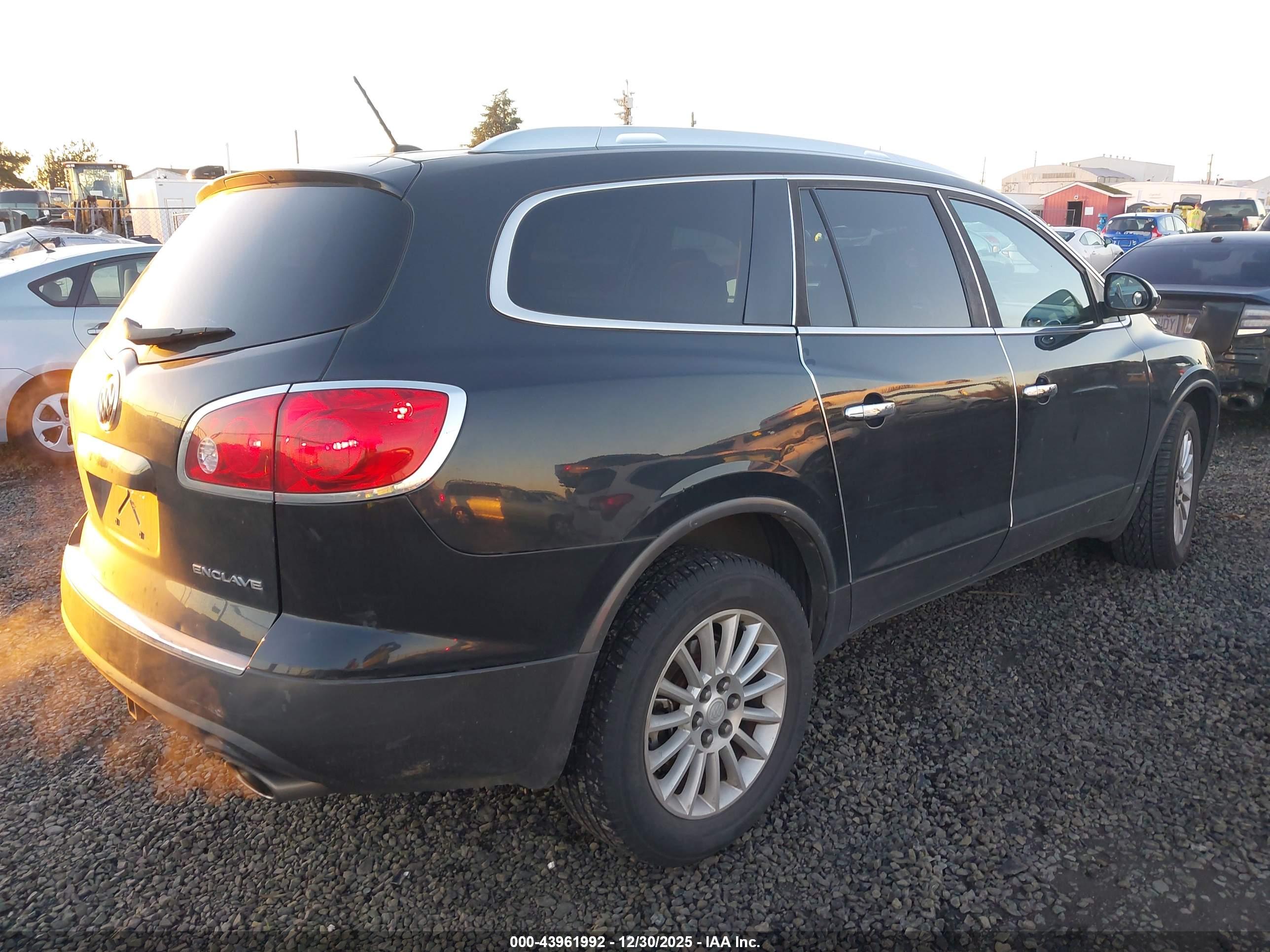 BUICK ENCLAVE image 4