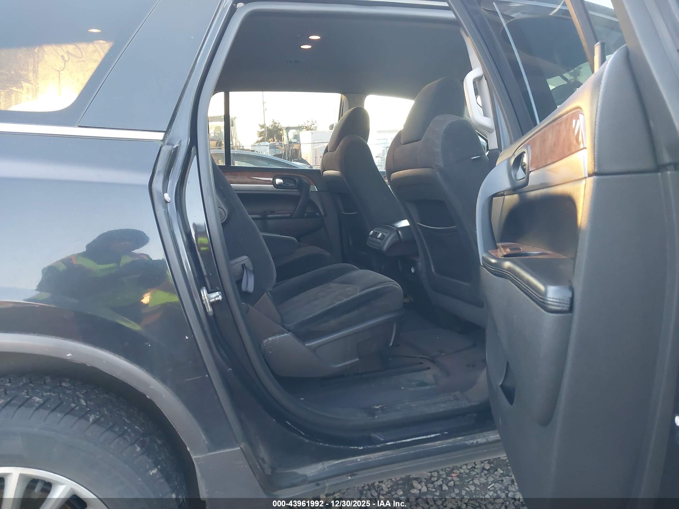 BUICK ENCLAVE image 8