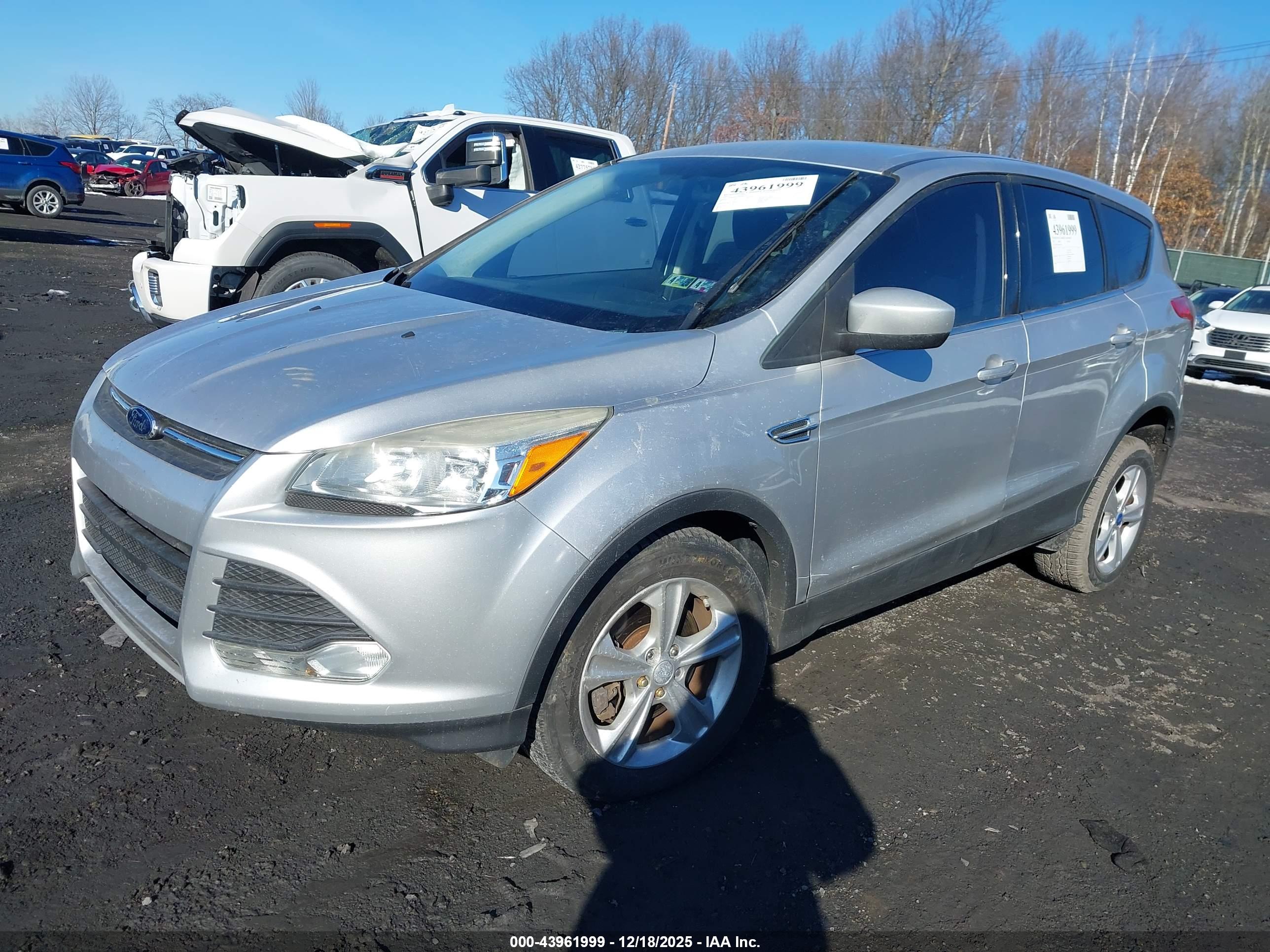 FORD ESCAPE image 2