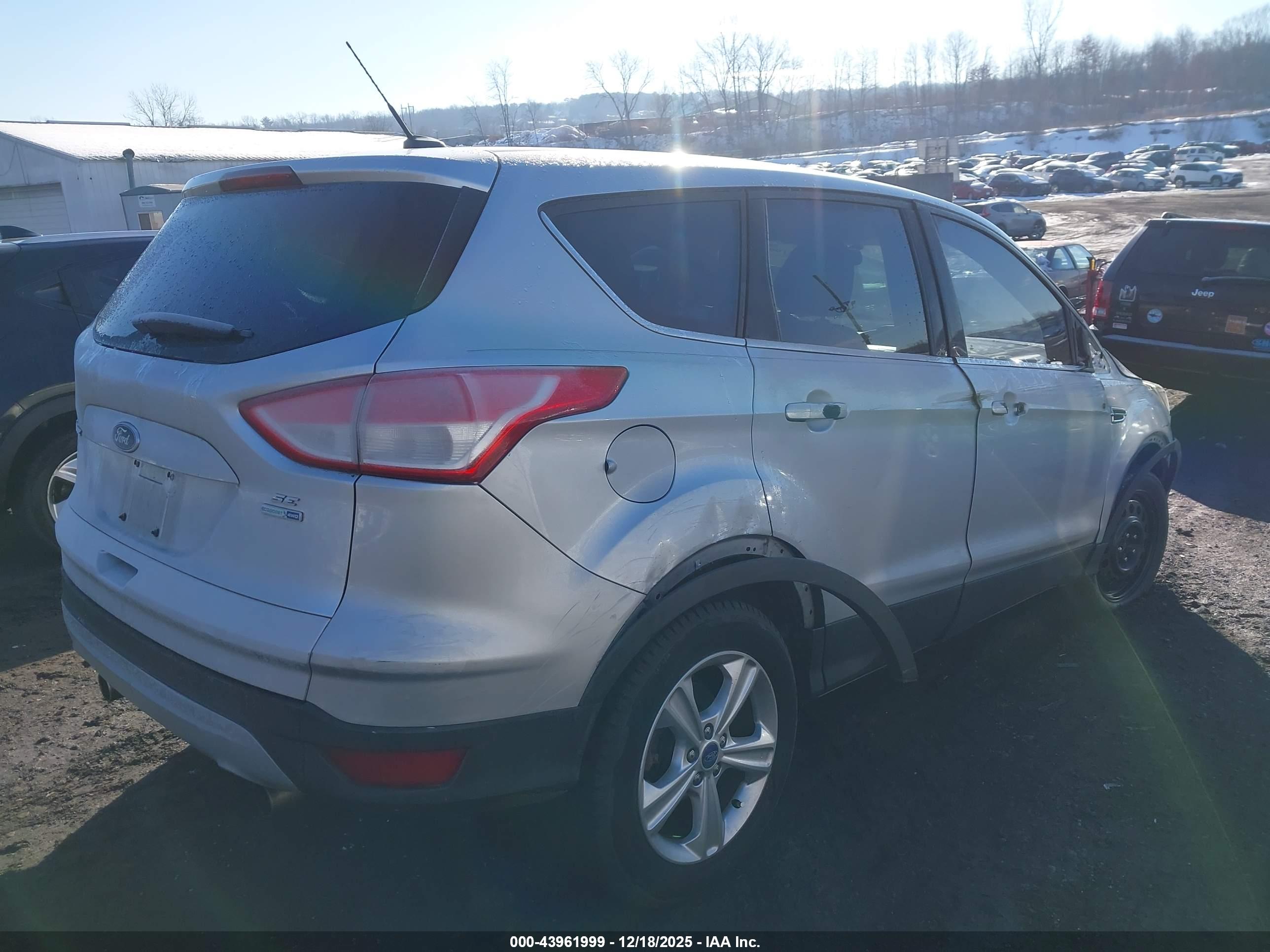 FORD ESCAPE image 4