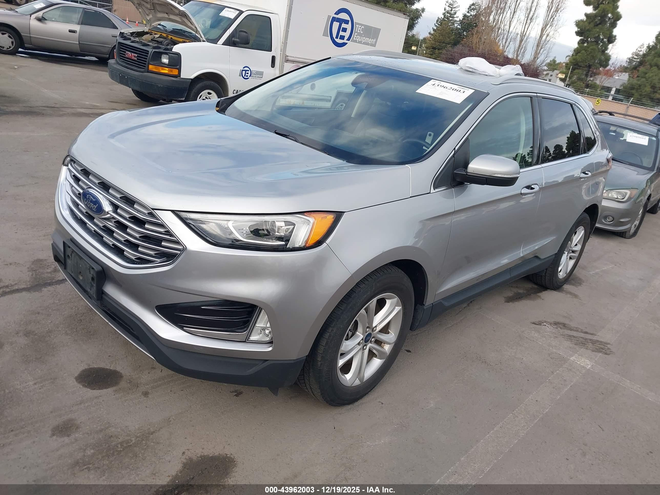 FORD EDGE image 2