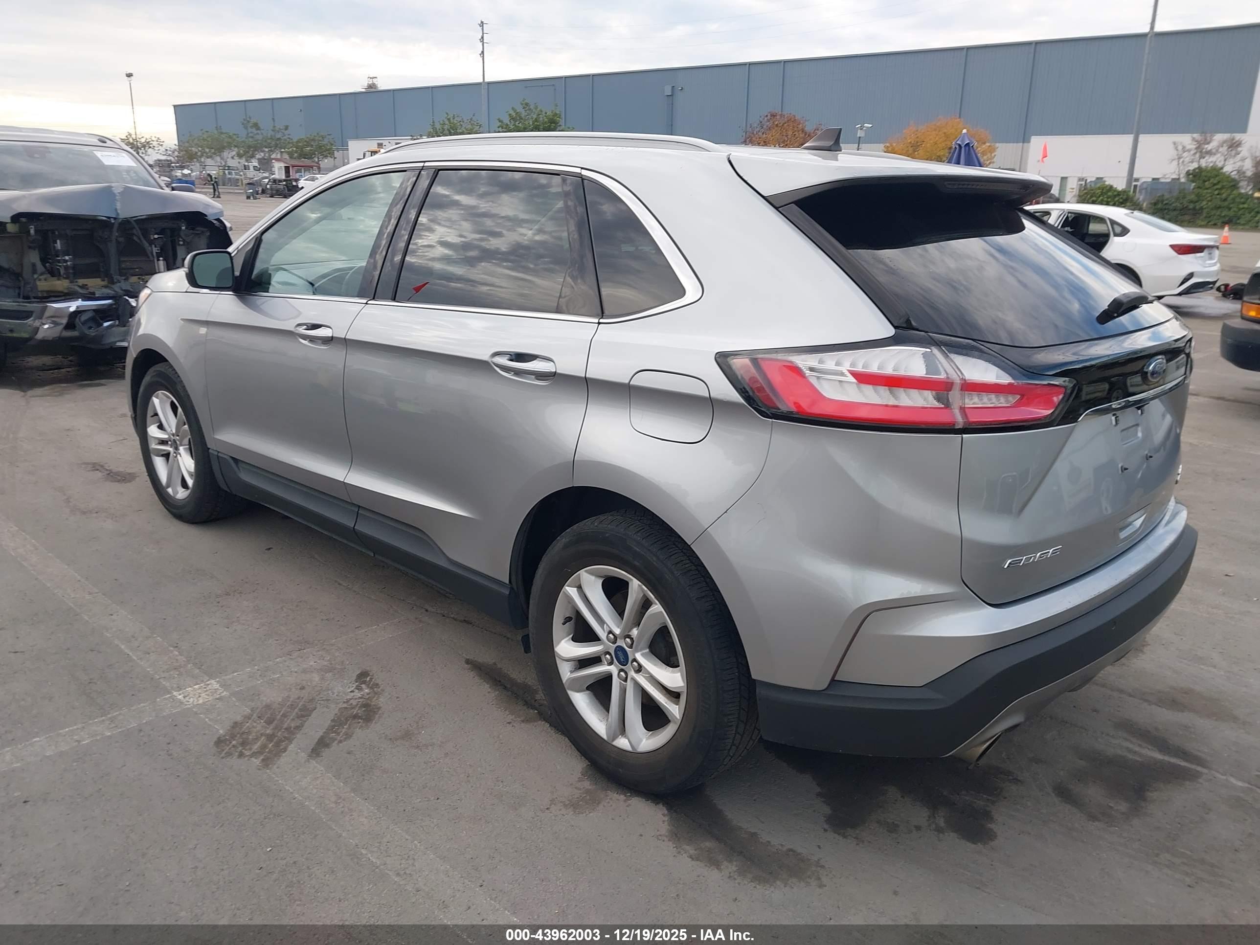 FORD EDGE image 3