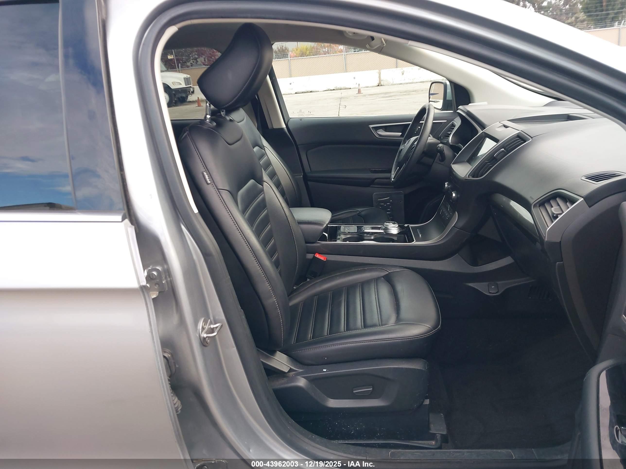 FORD EDGE image 5