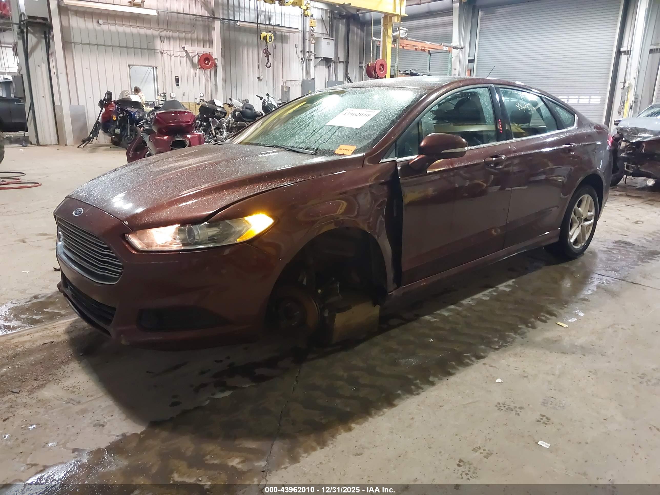FORD FUSION image 2