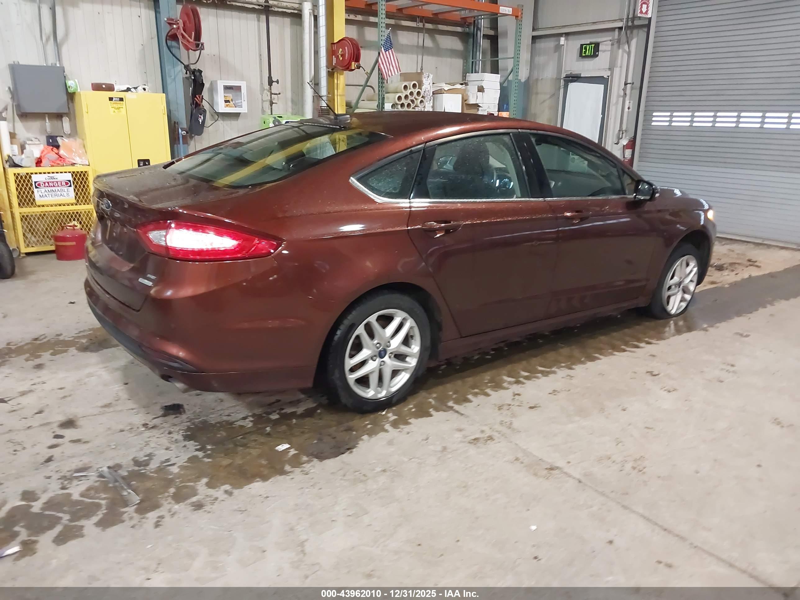 FORD FUSION image 4