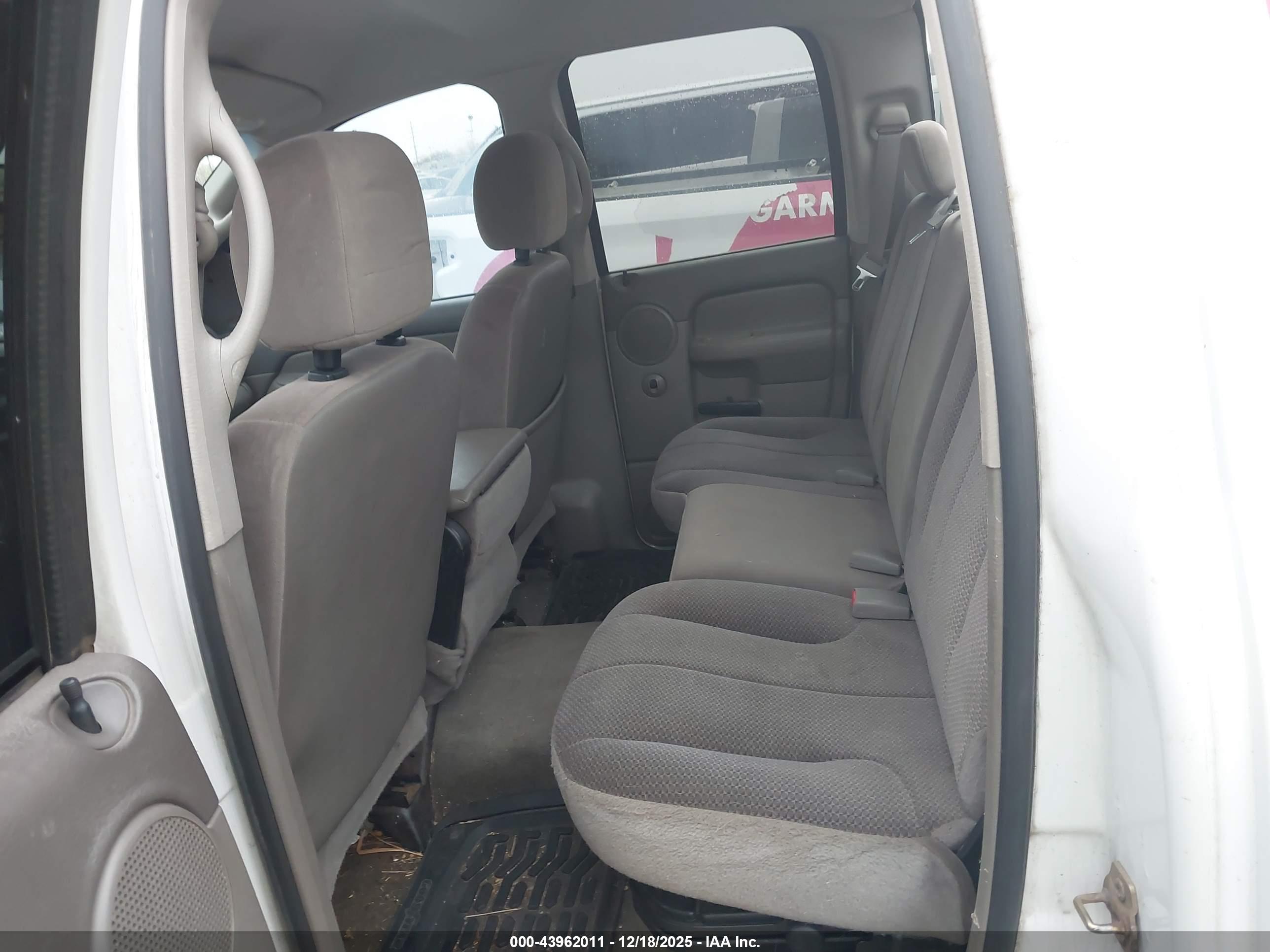 DODGE RAM image 7