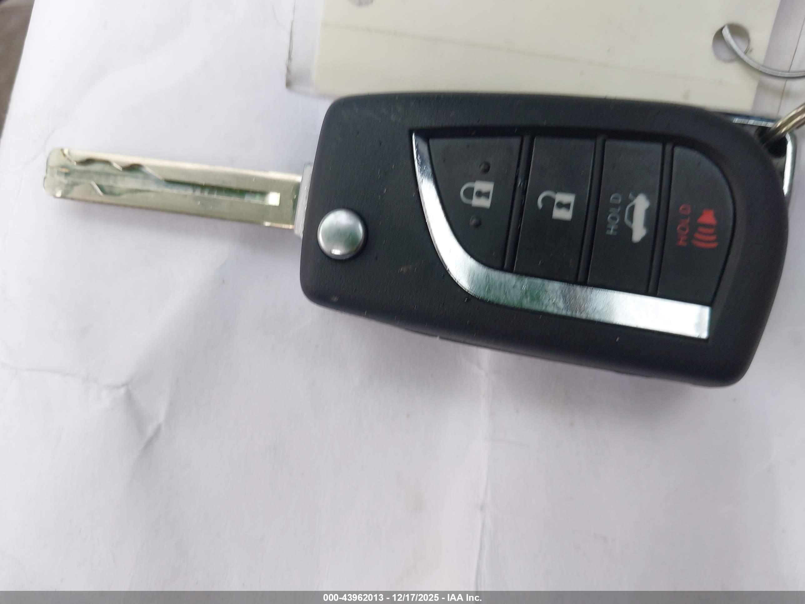 TOYOTA COROLLA image 11