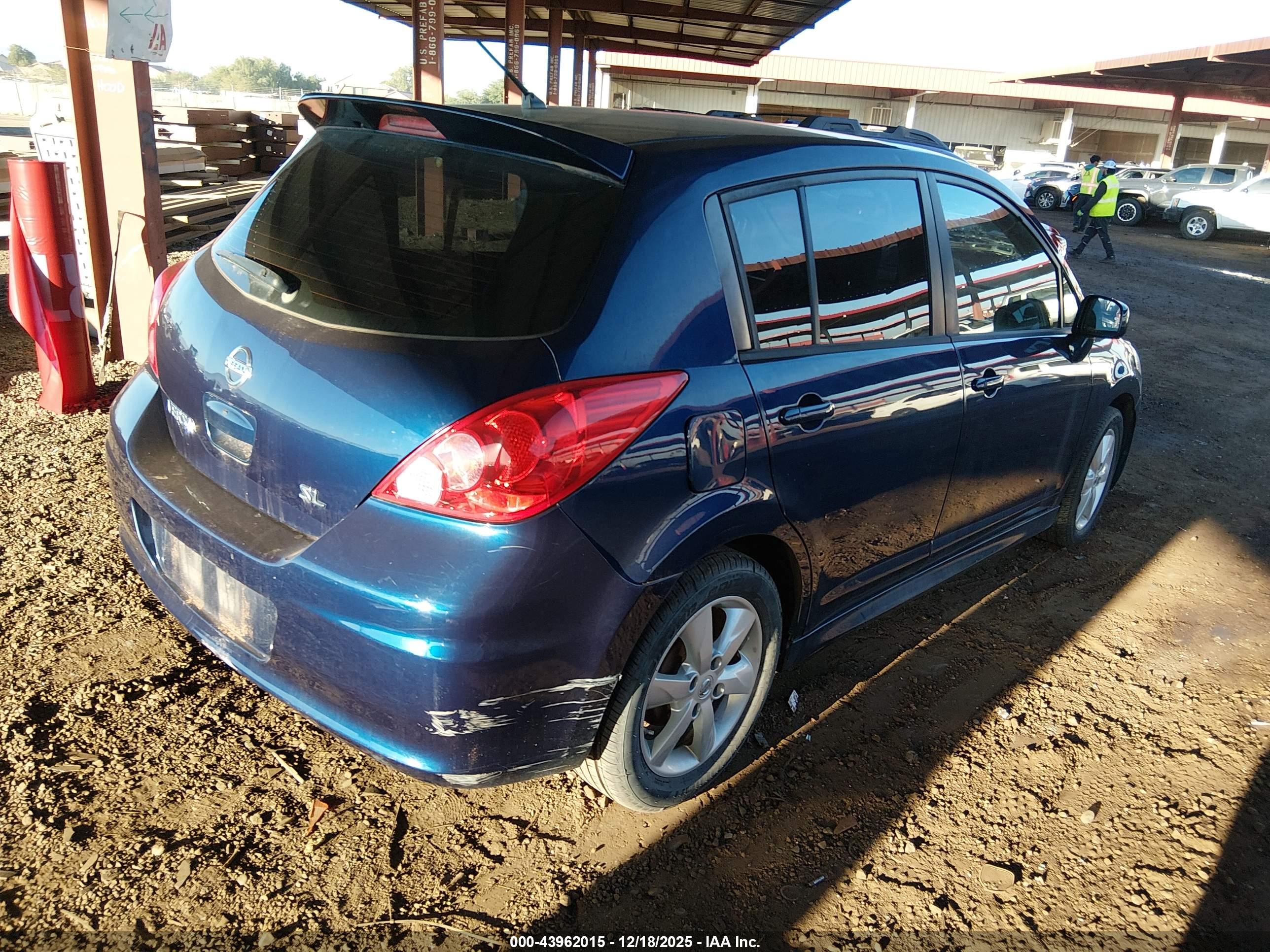 NISSAN VERSA image 4