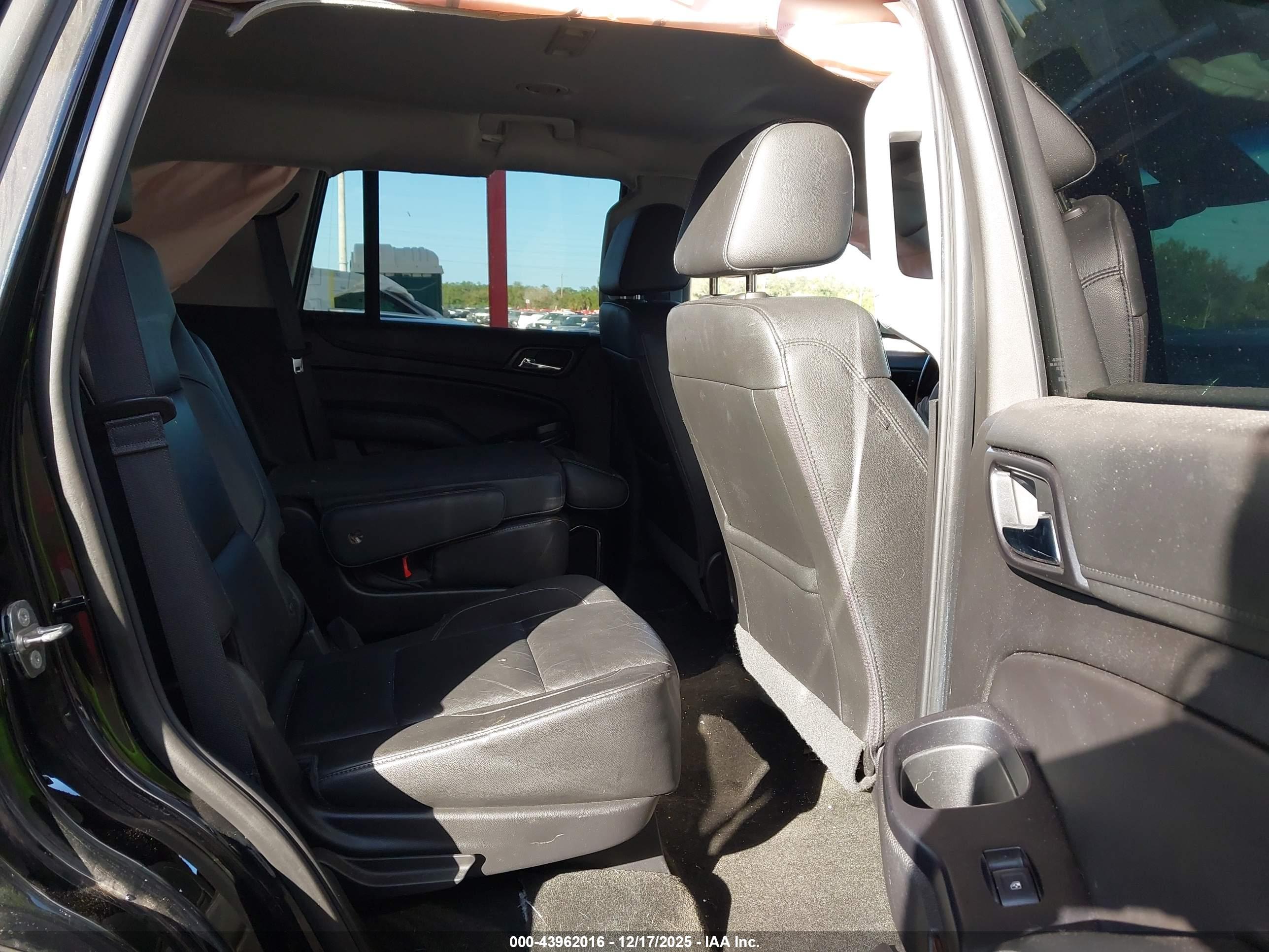 CHEVROLET TAHOE image 8