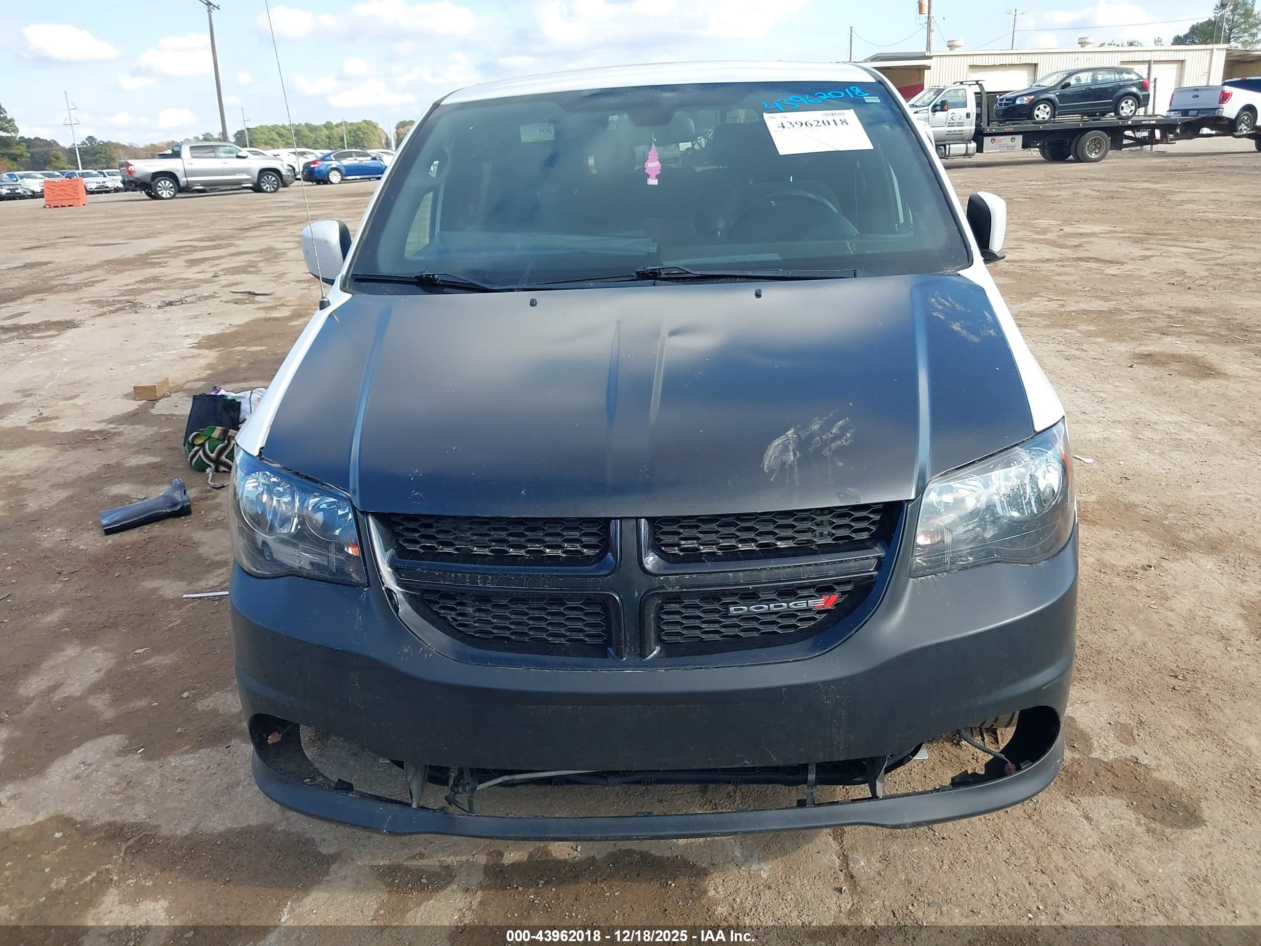 DODGE GRAND image 6