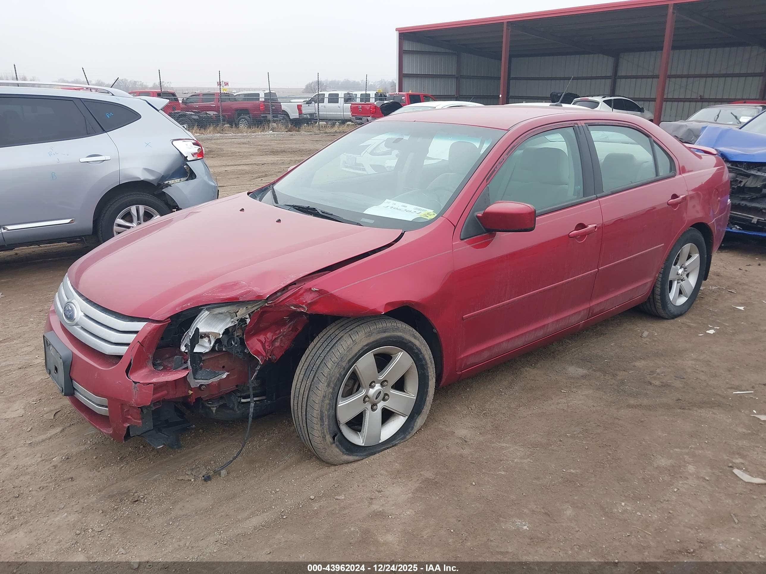FORD FUSION image 2
