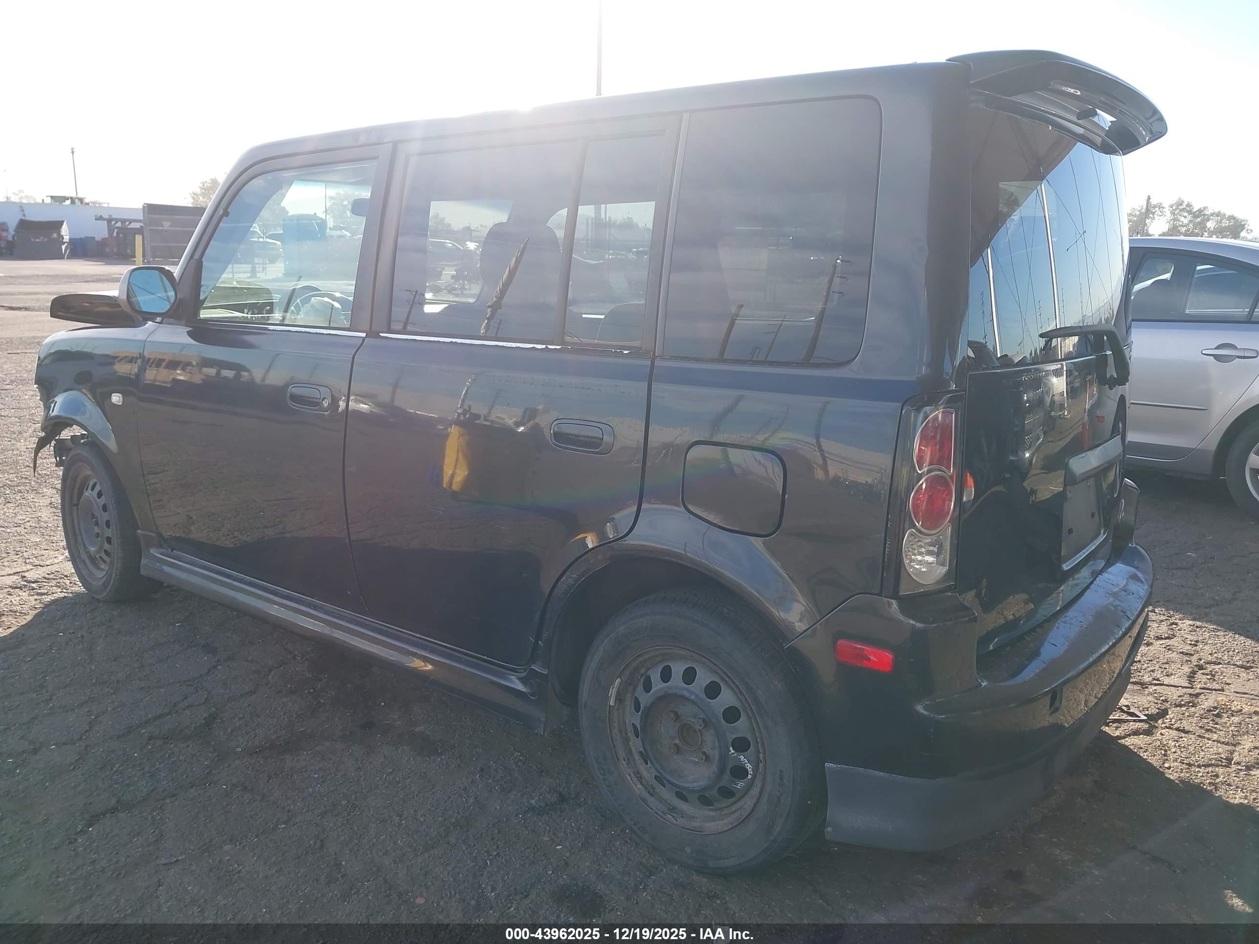 SCION XB image 3