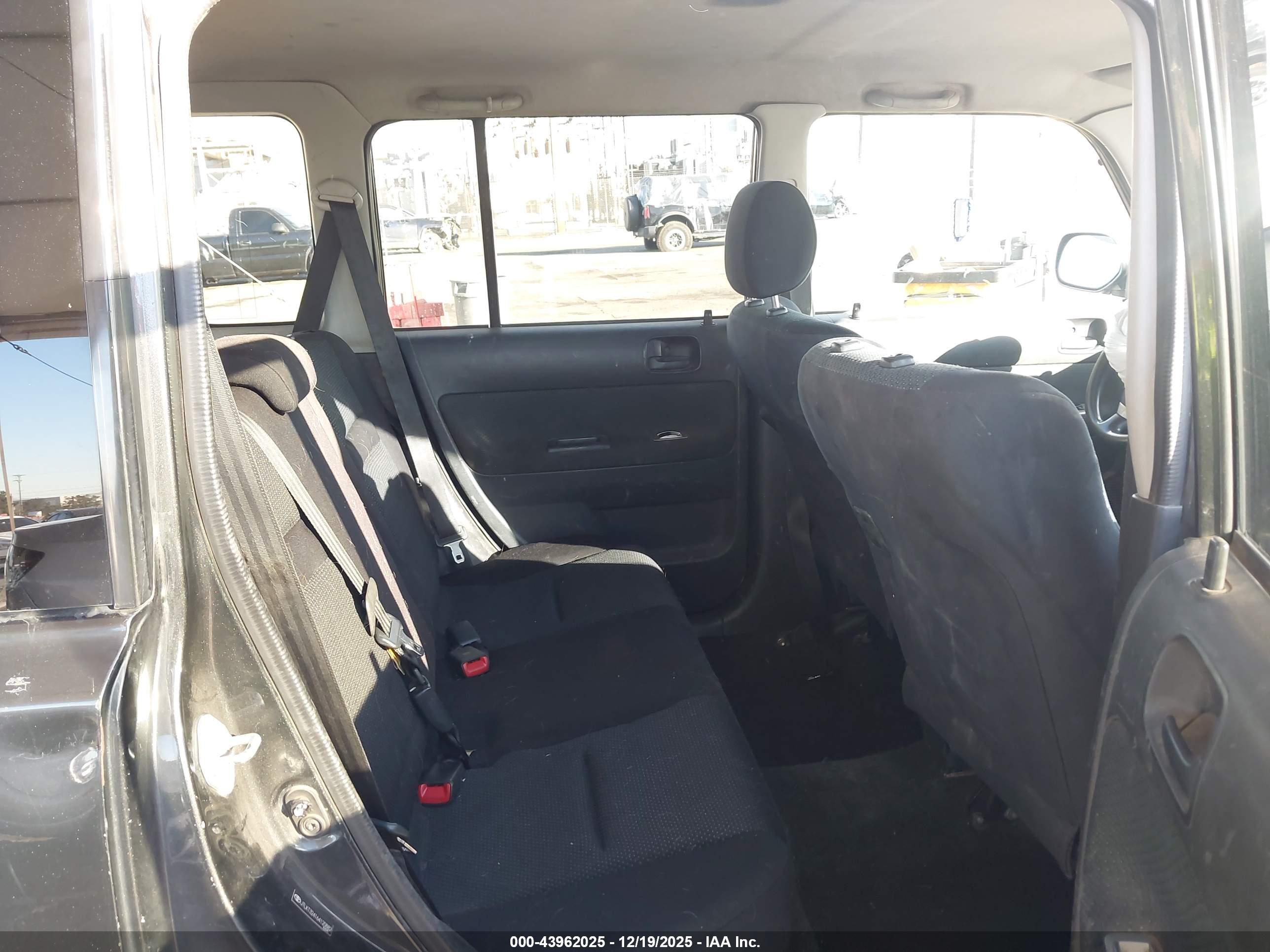 SCION XB image 8