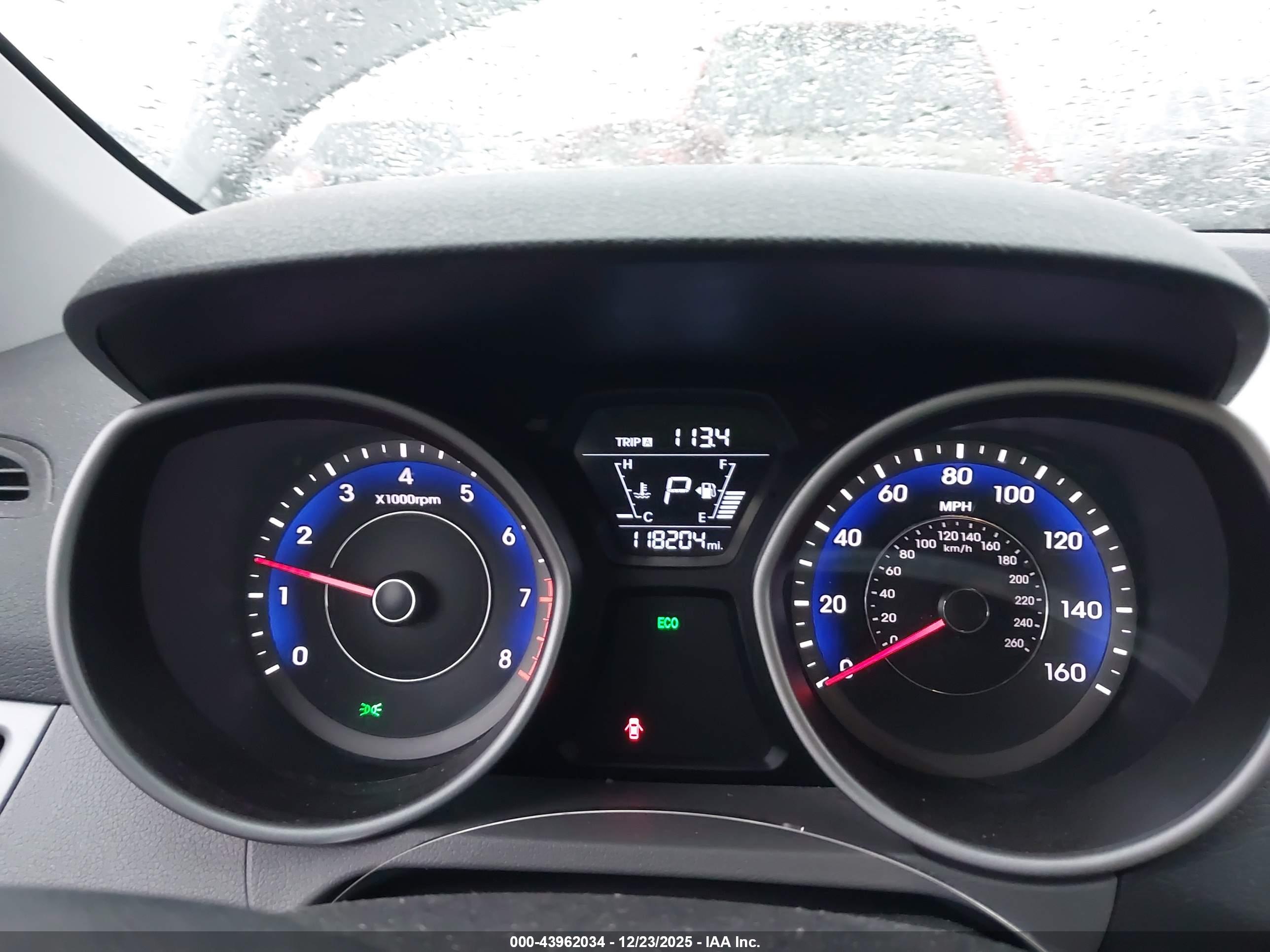 HYUNDAI ELANTRA image 7