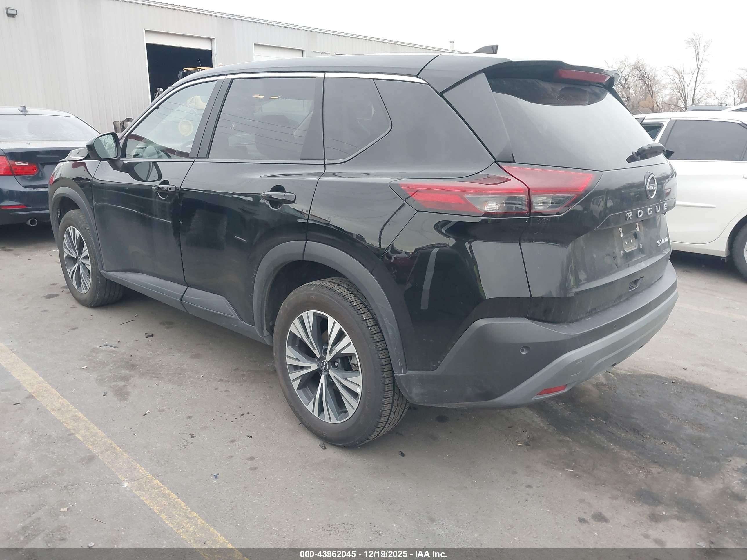 NISSAN ROGUE image 3