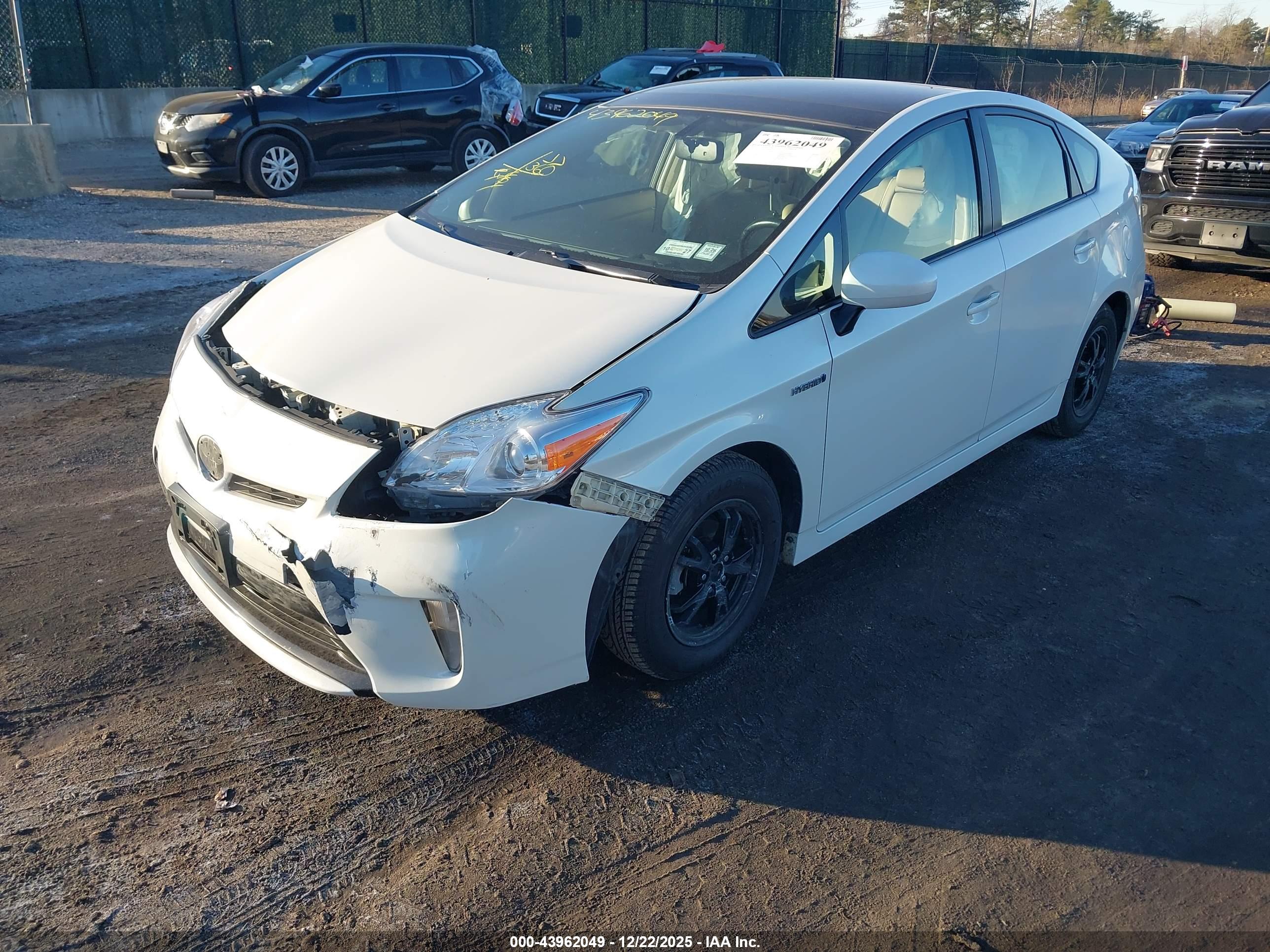TOYOTA PRIUS image 2