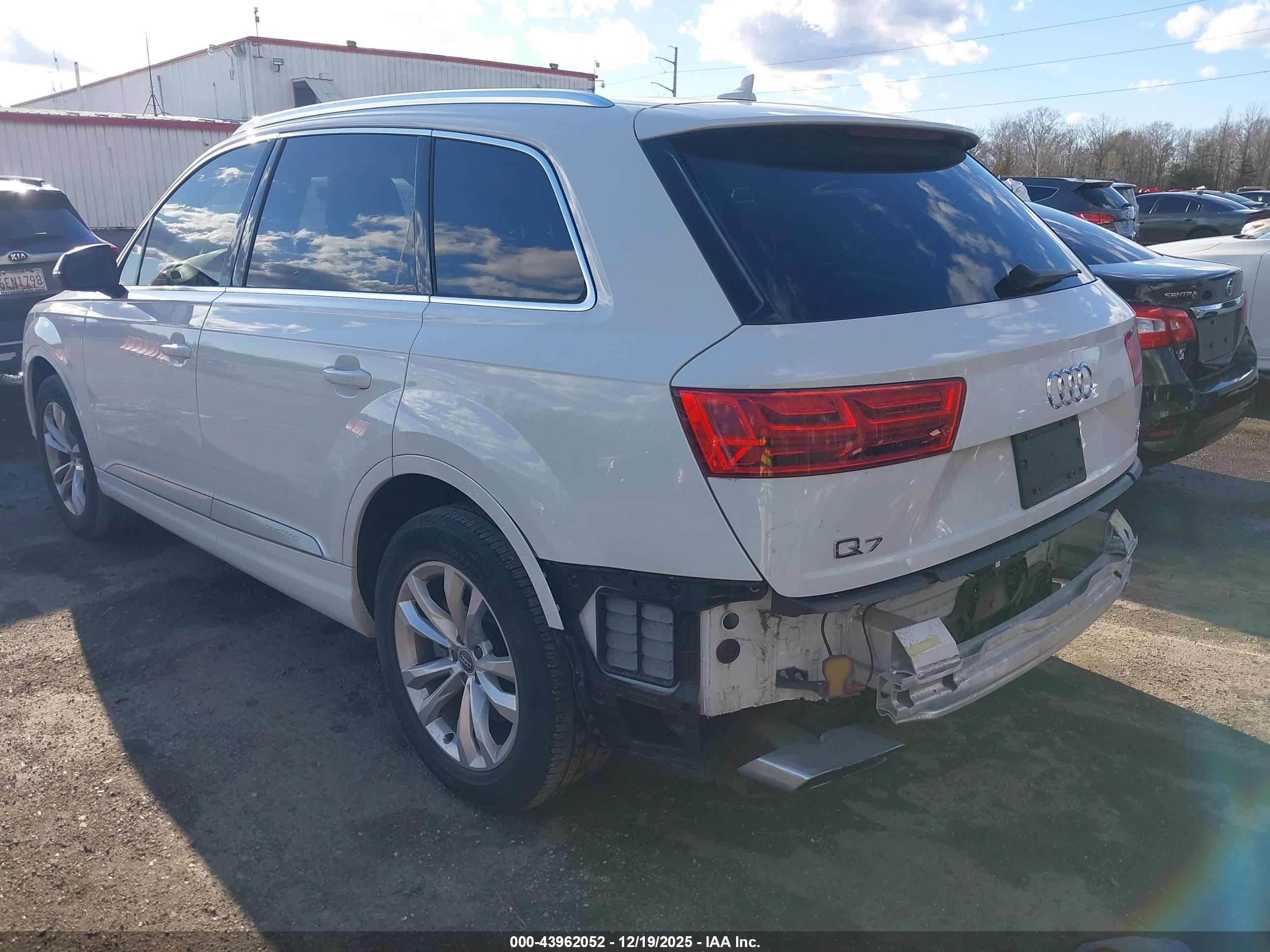 AUDI Q7 image 3
