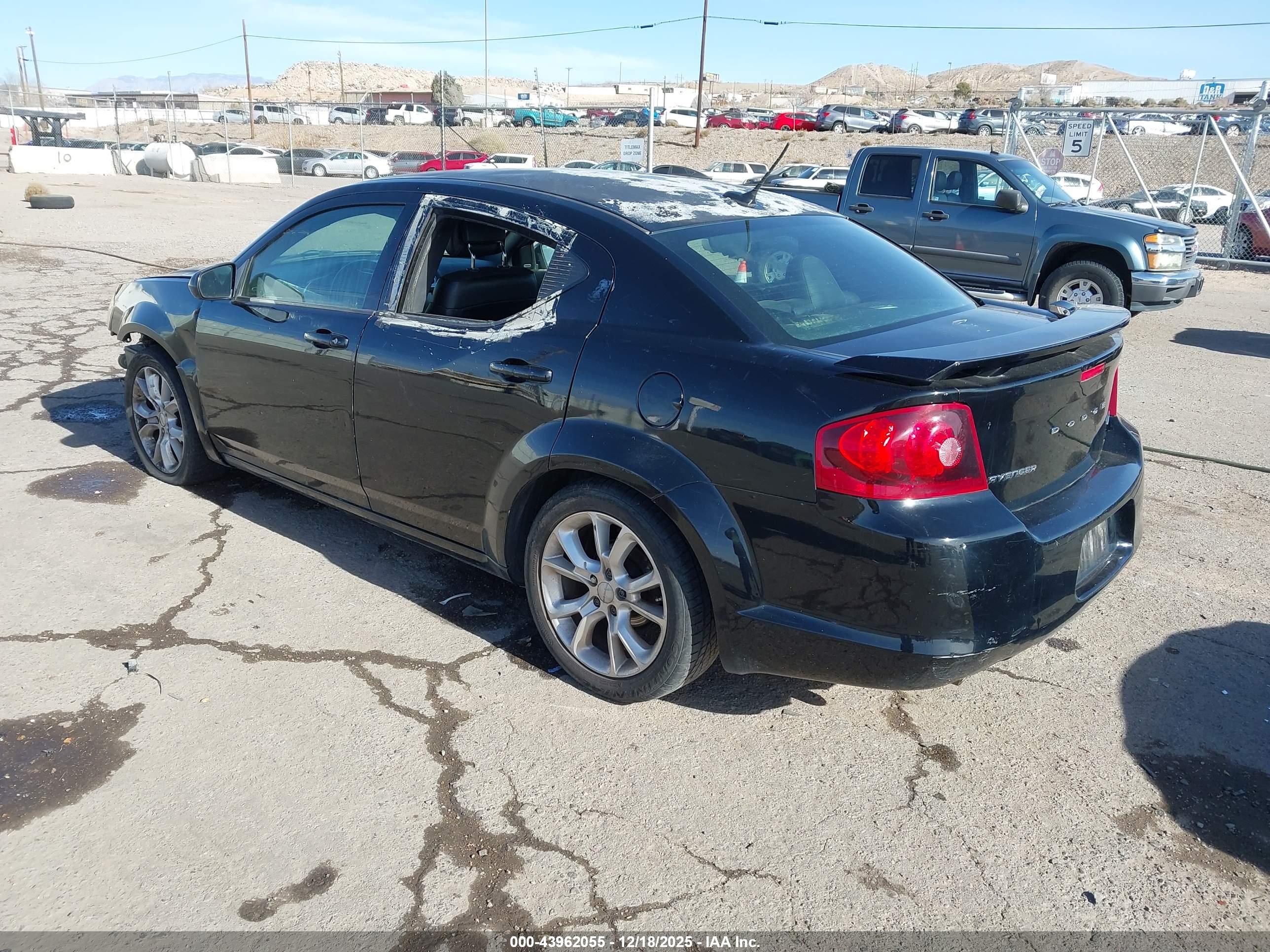 DODGE AVENGER image 3