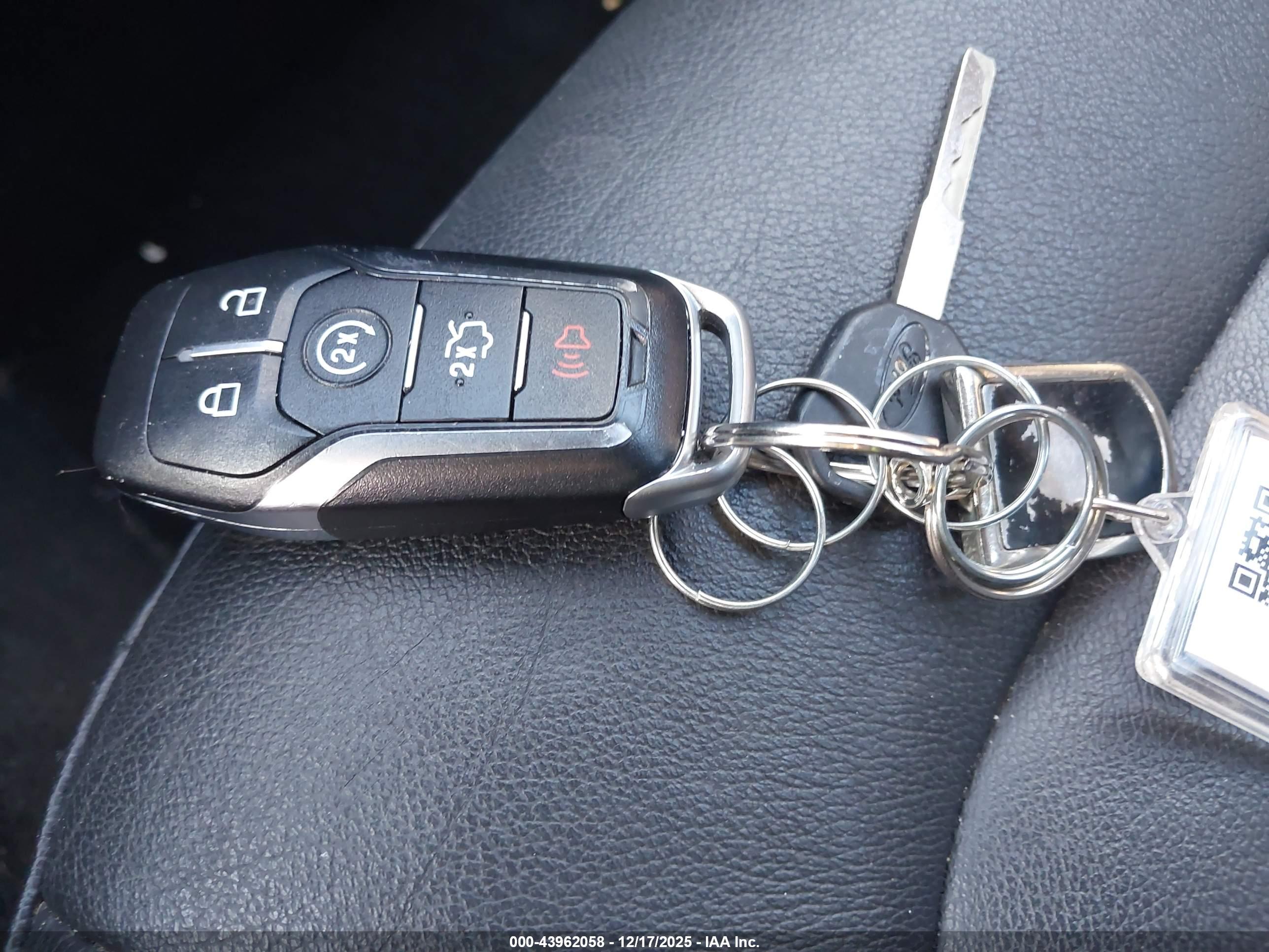 FORD FUSION image 11