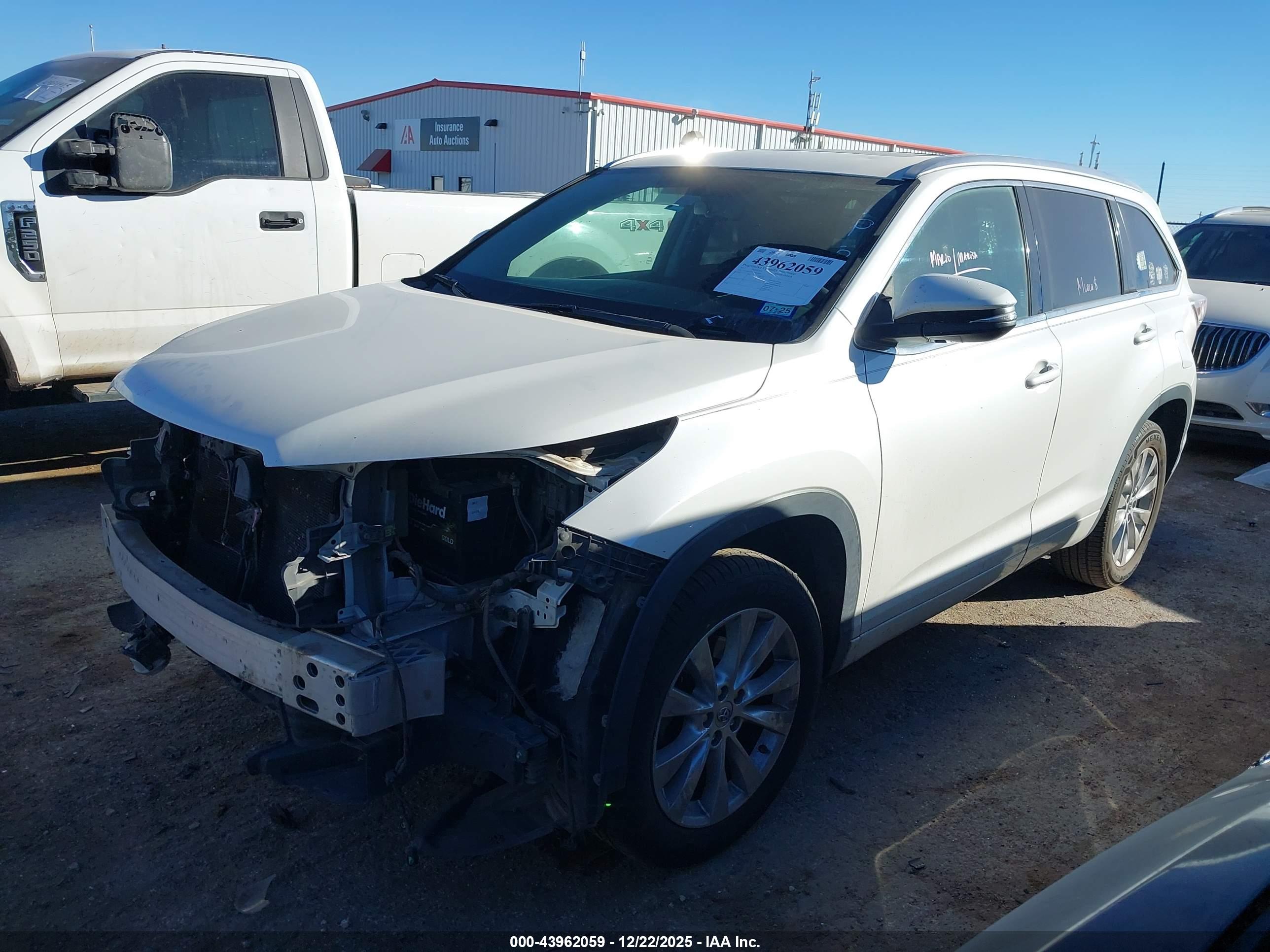 TOYOTA HIGHLANDER image 2