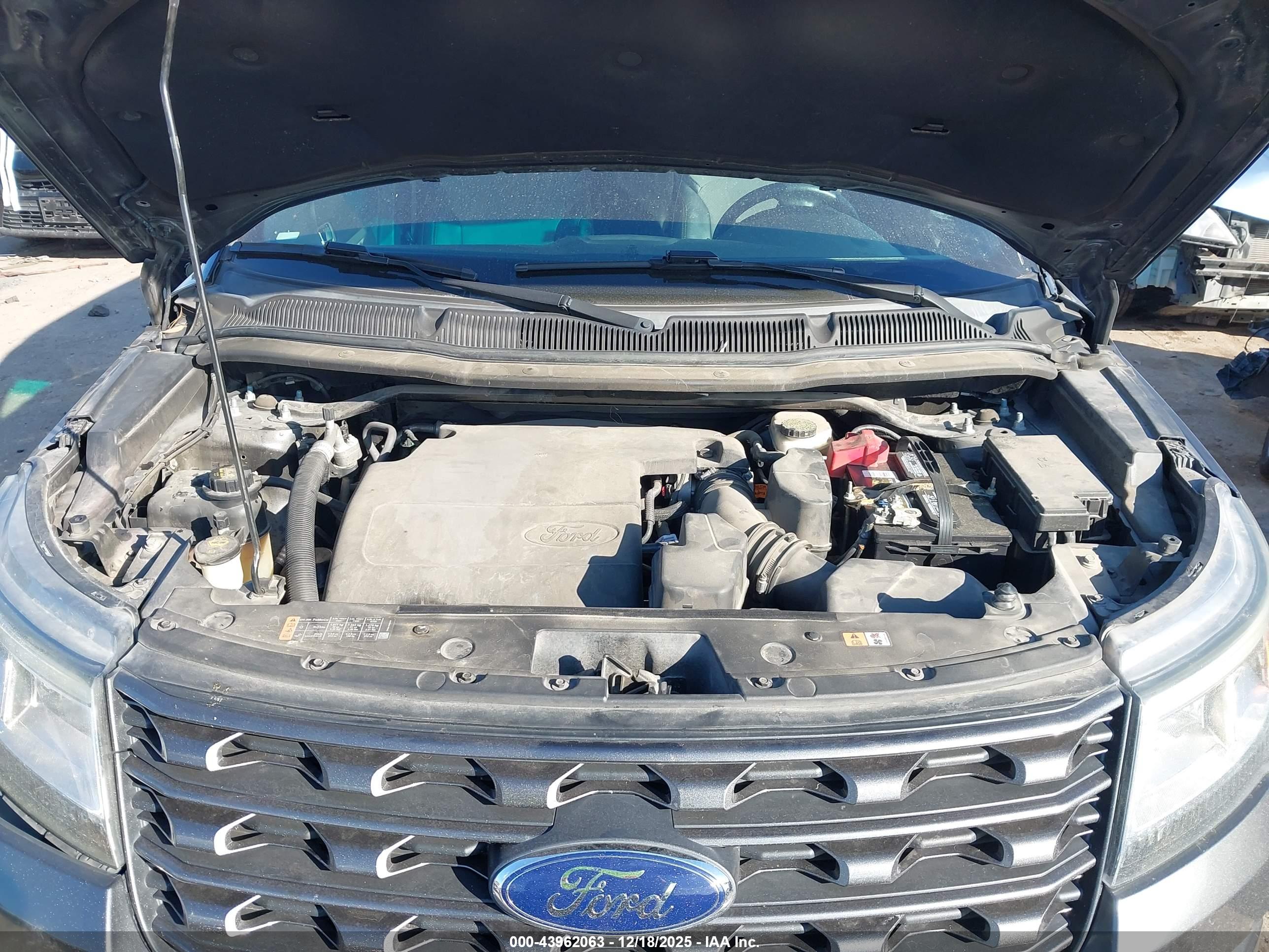 FORD EXPLORER image 10
