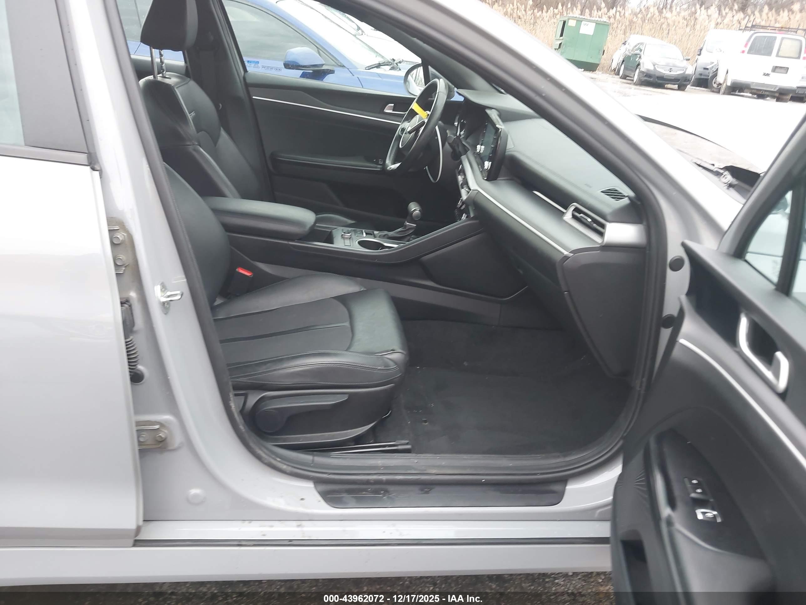 KIA K5 image 5