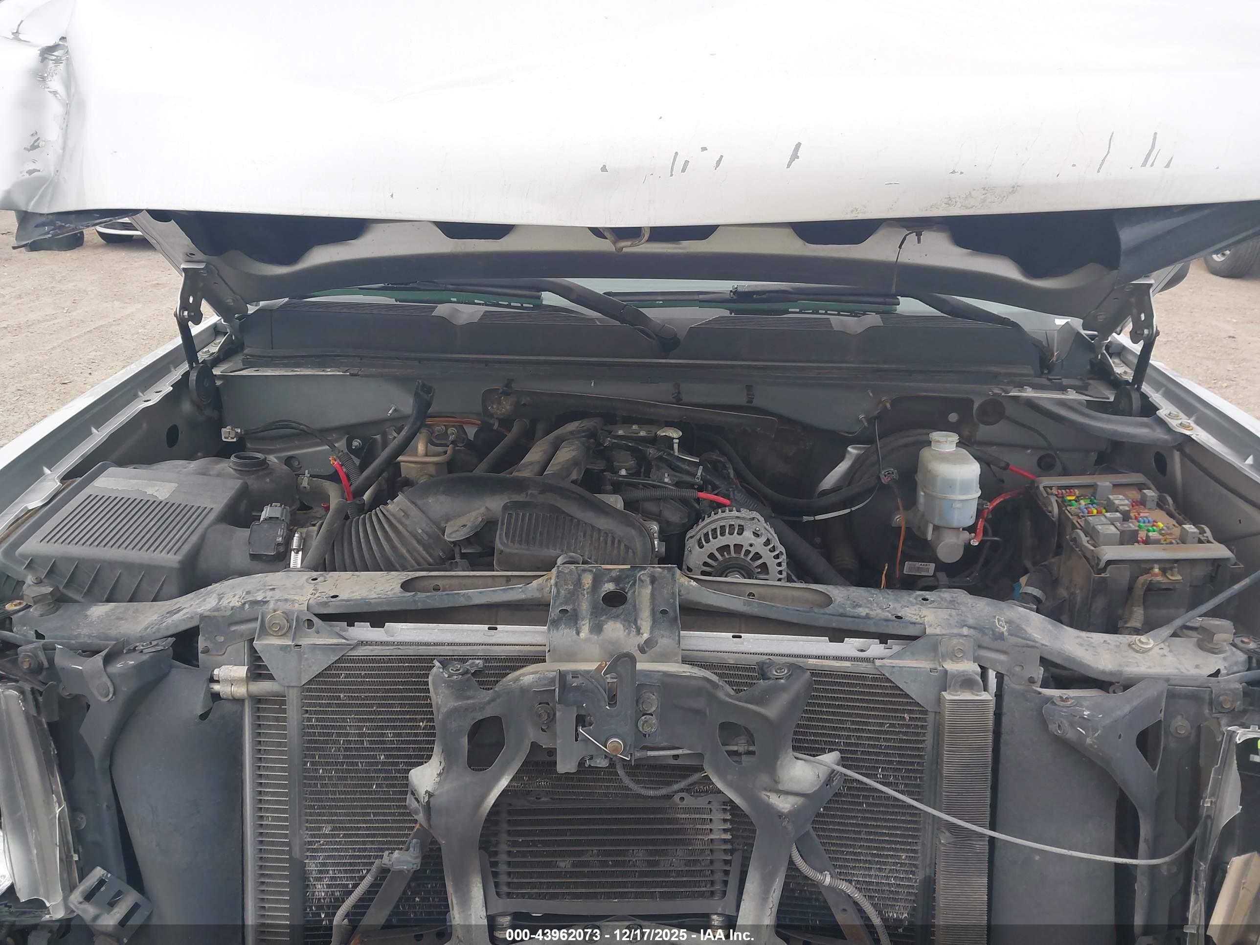 CHEVROLET SILVERADO image 10