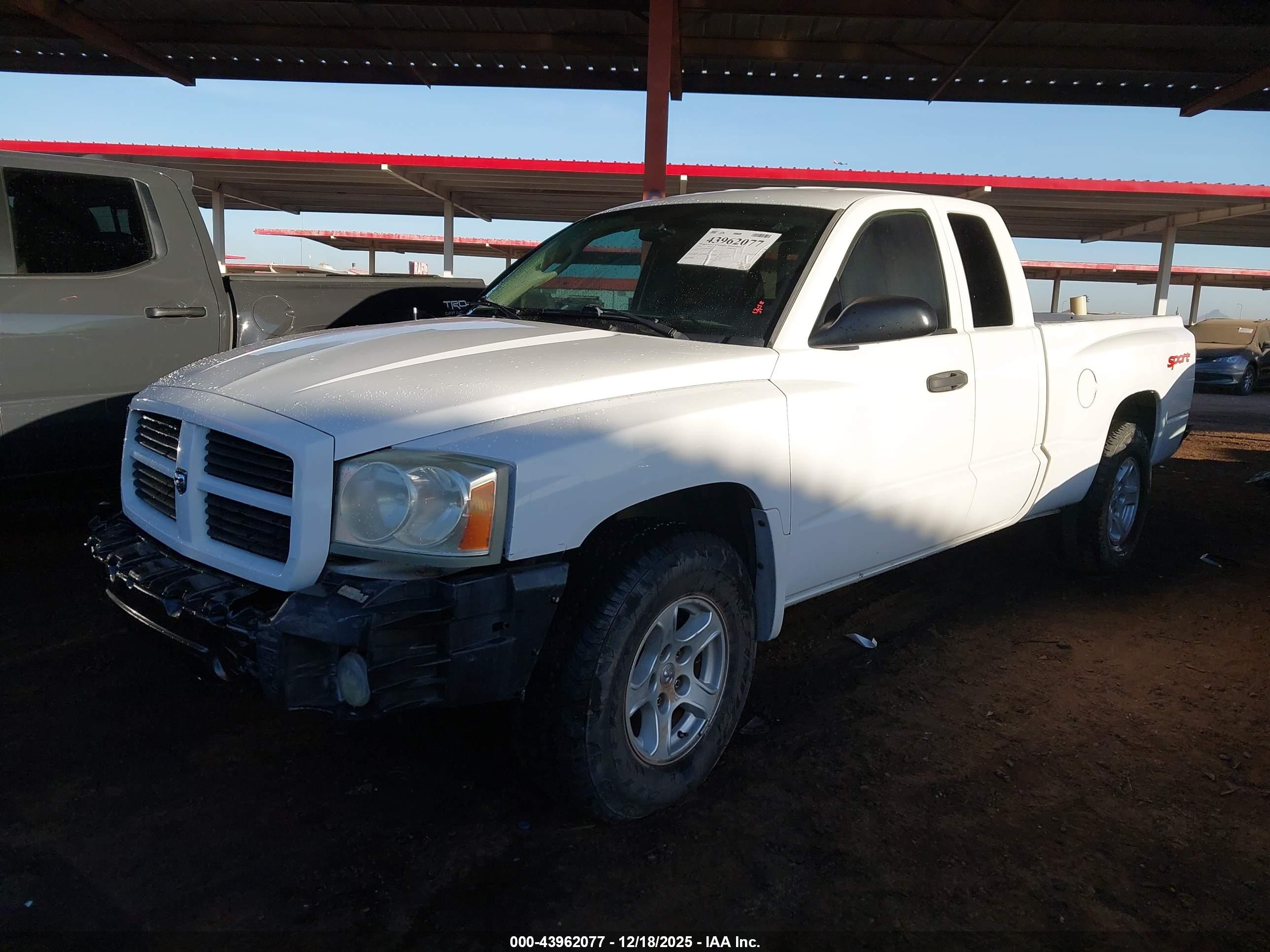 DODGE DAKOTA image 2
