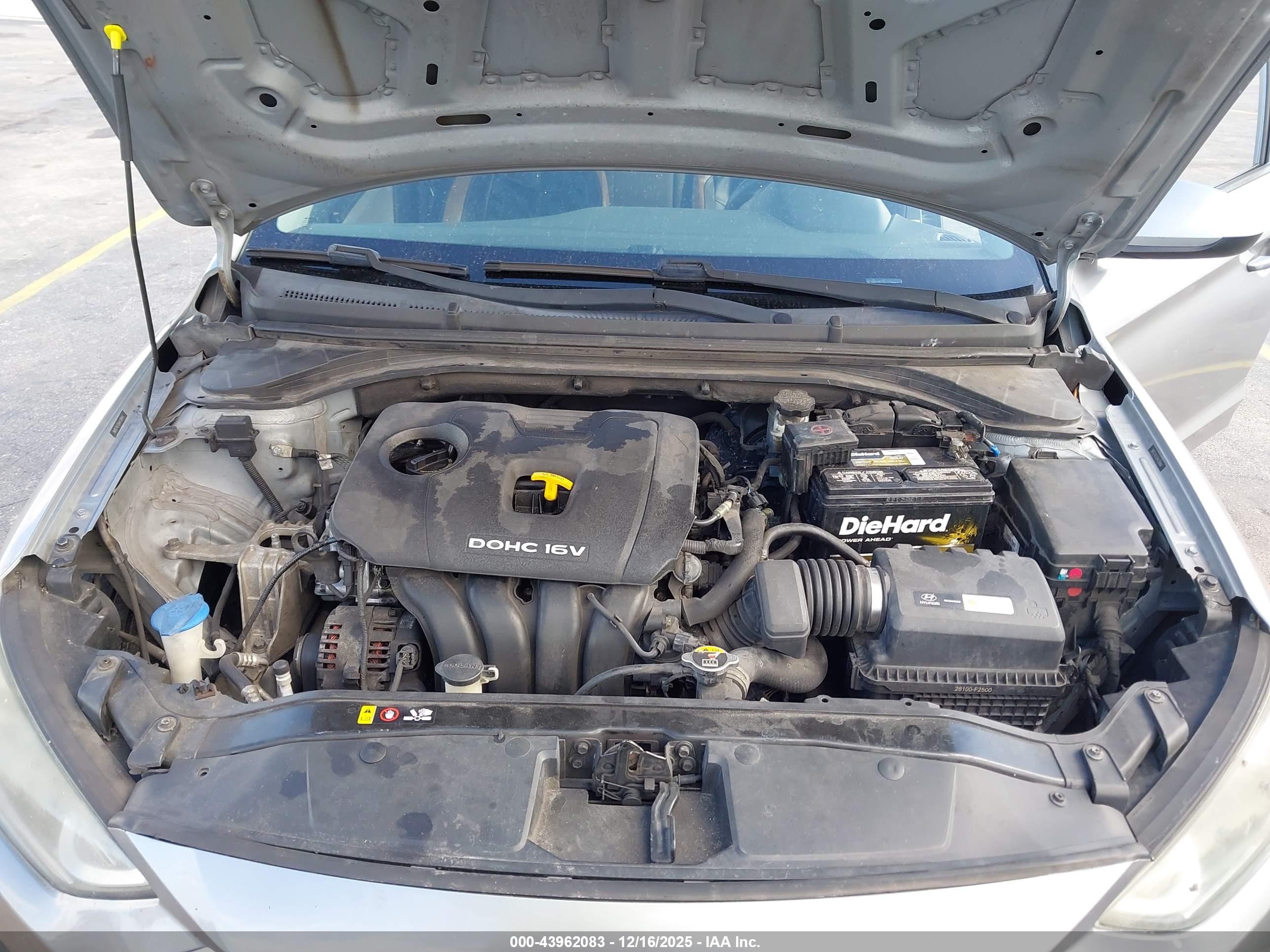 HYUNDAI ELANTRA image 10