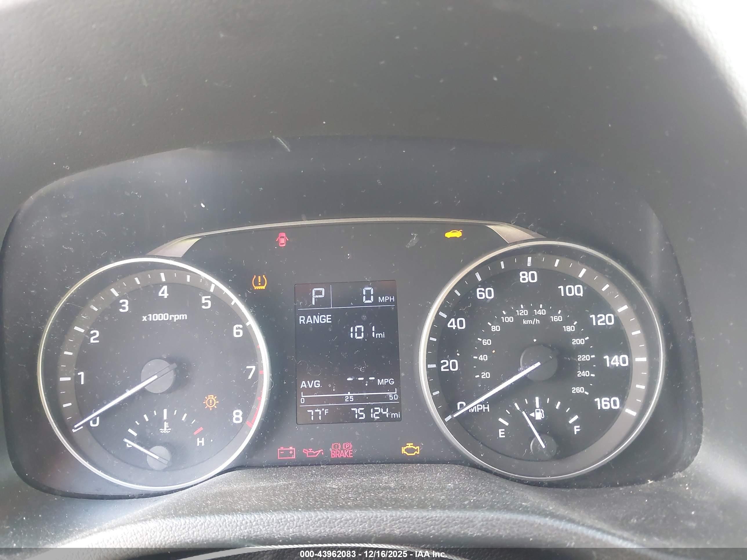 HYUNDAI ELANTRA image 7