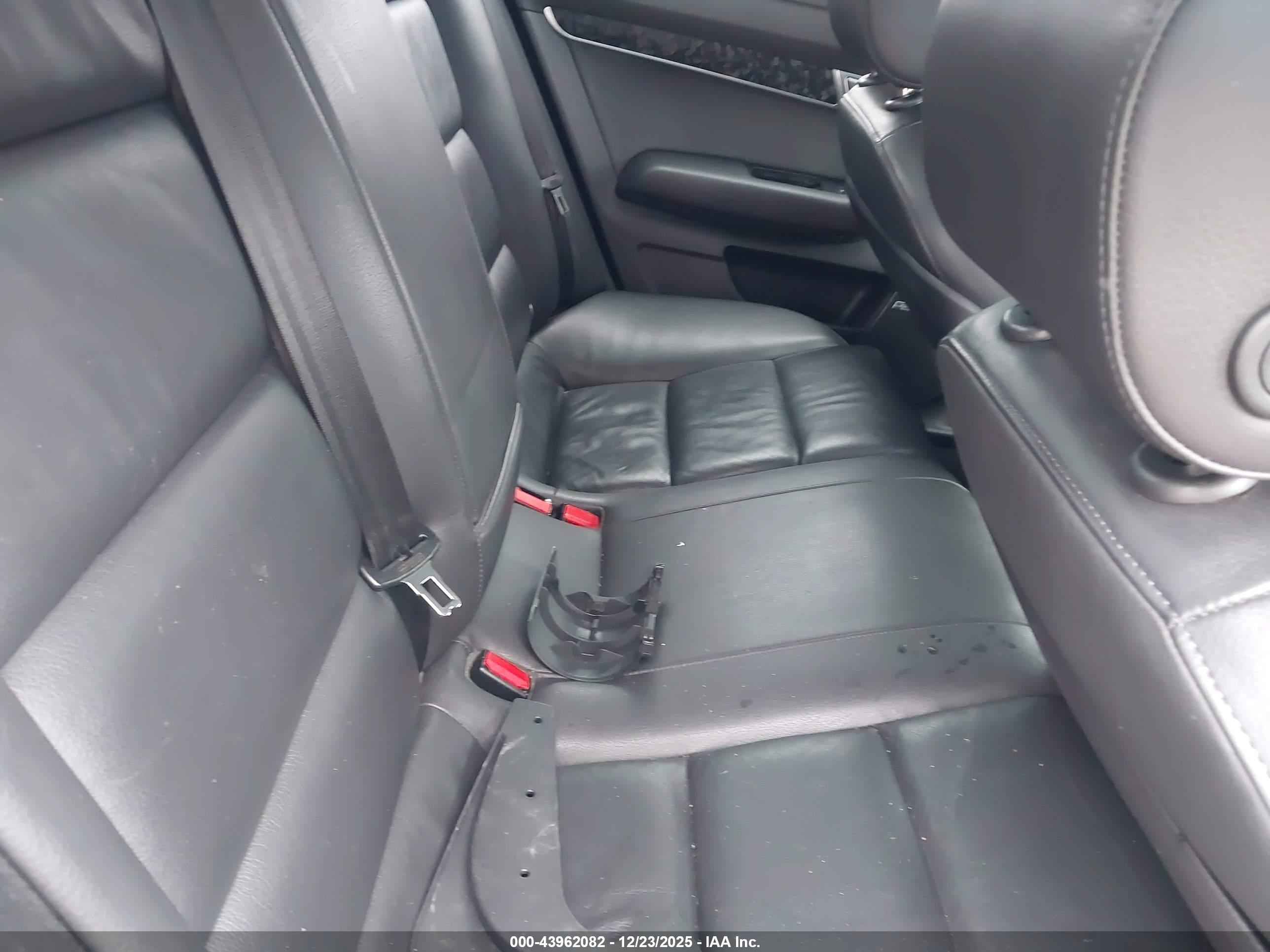 AUDI A6 image 8