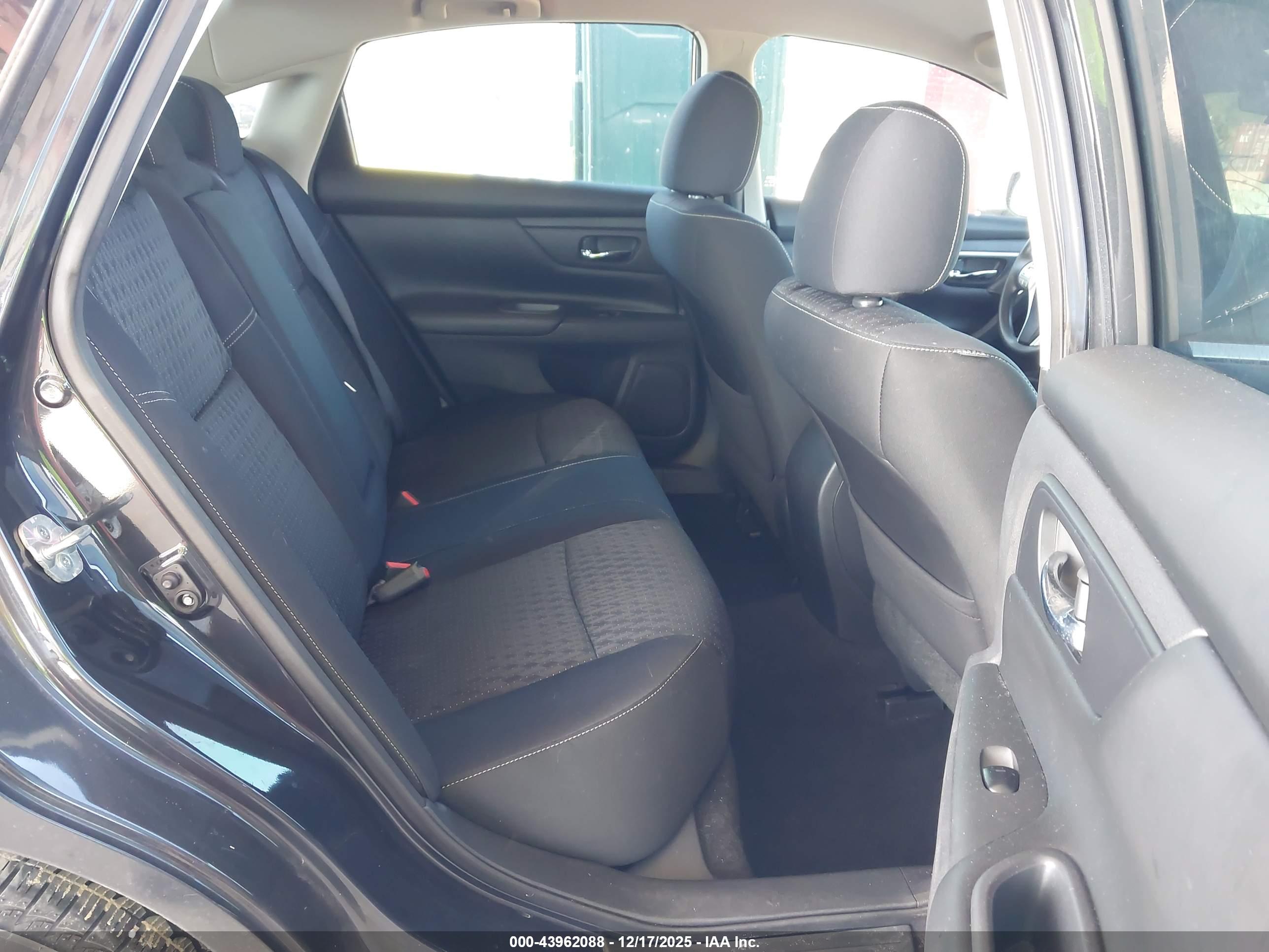 NISSAN ALTIMA image 8