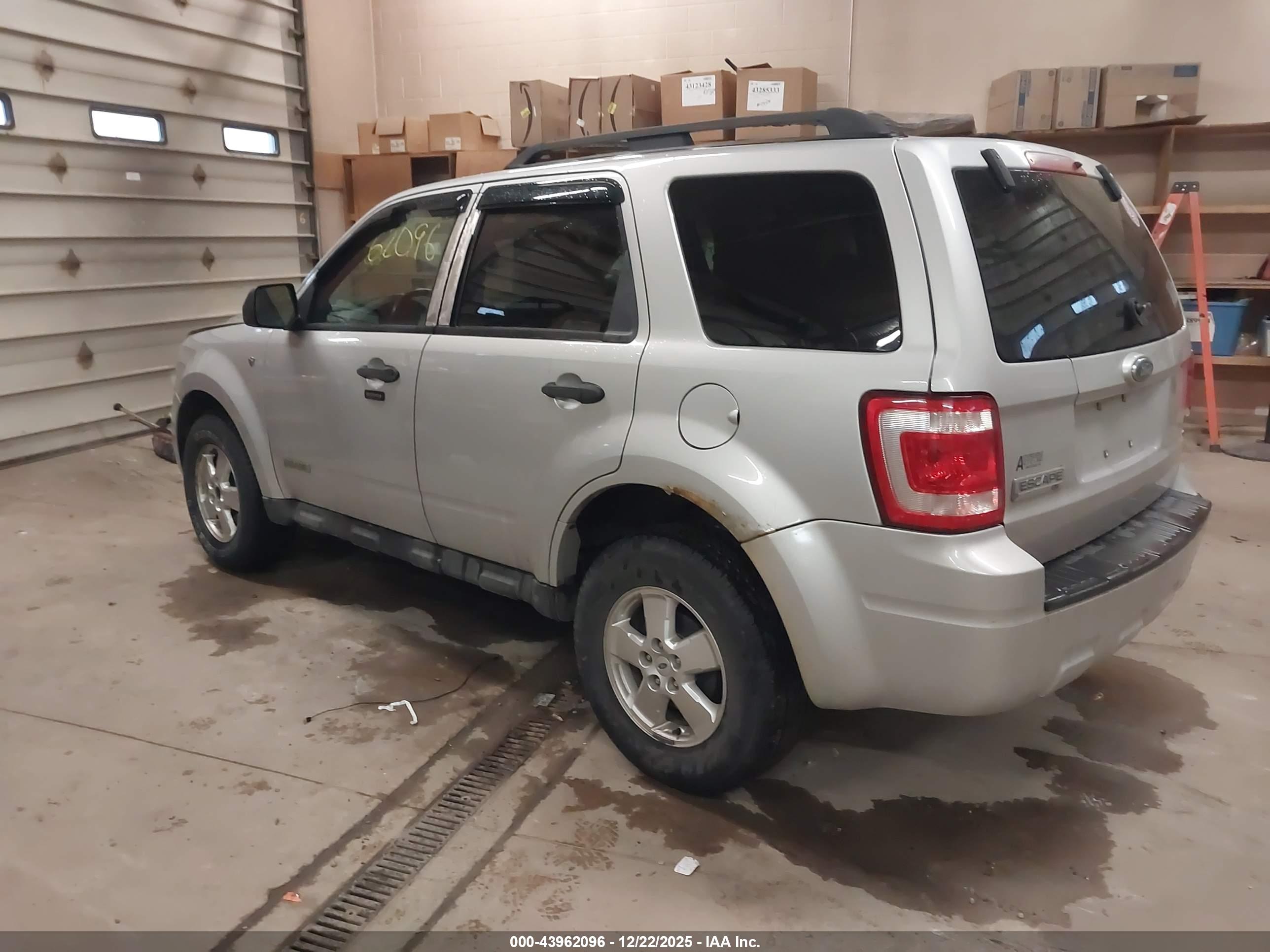 FORD ESCAPE image 3